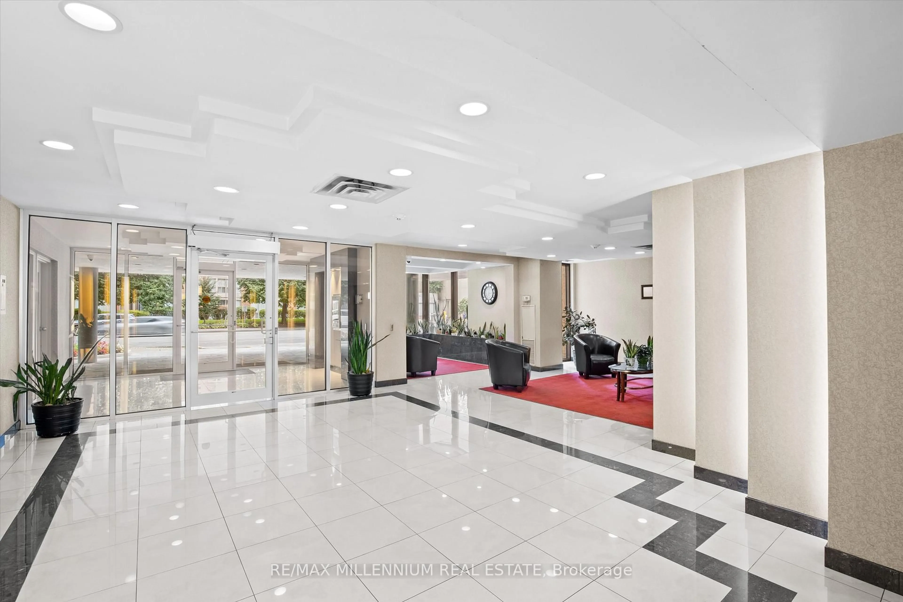 Lobby for 300 Webb Dr #610, Mississauga Ontario L5B 3W3