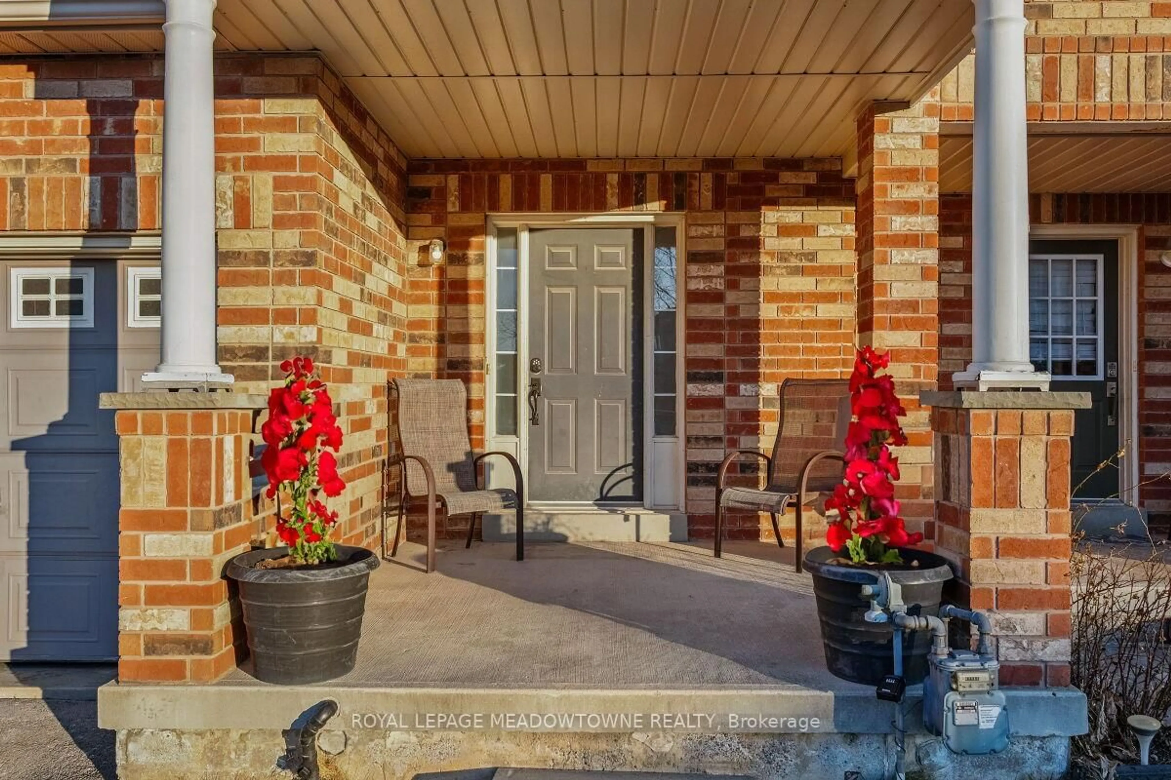 Indoor entryway for 1268 Cartmer Way, Milton Ontario L9T 6J8