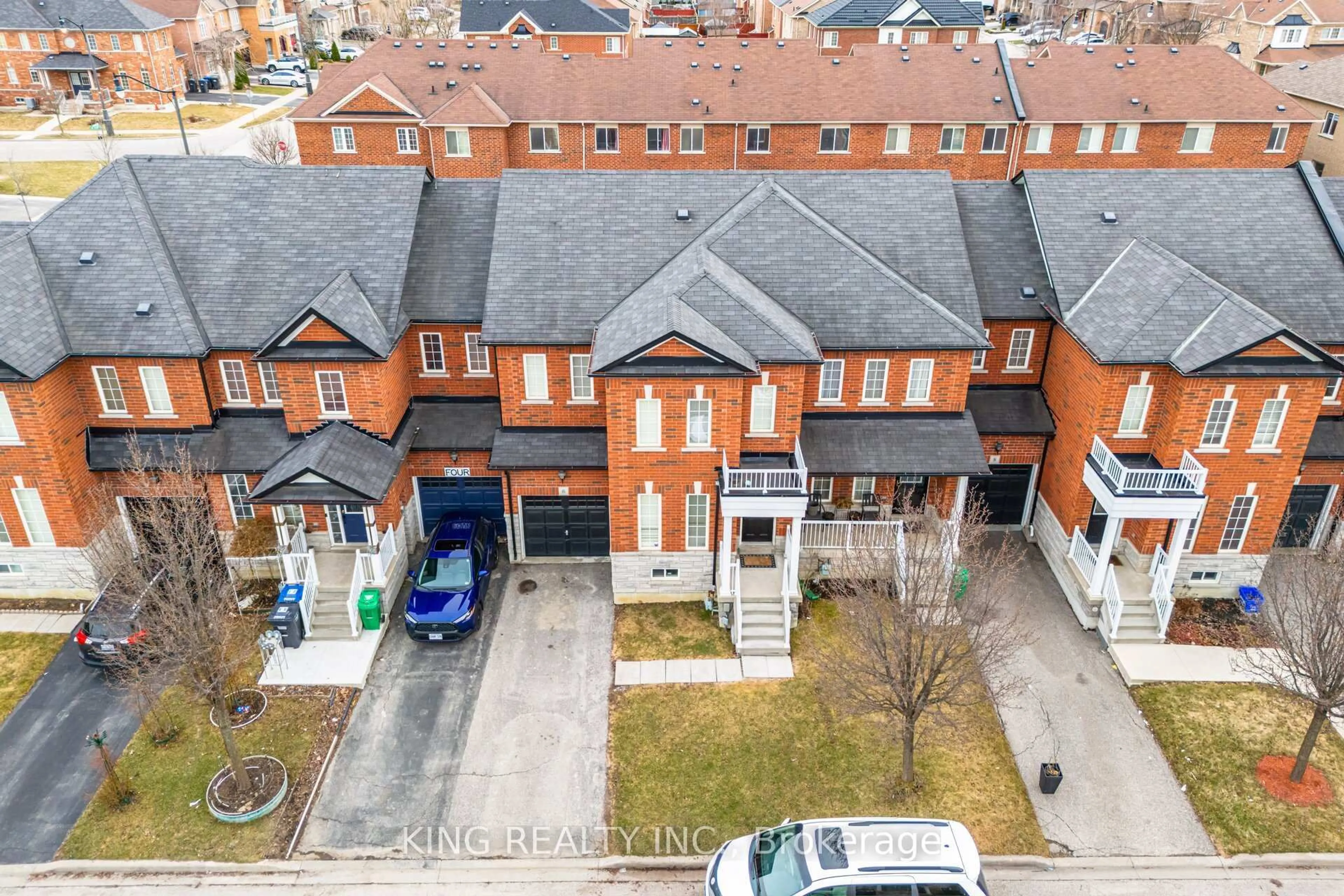 A pic from outside/outdoor area/front of a property/back of a property/a pic from drone, street for 6 Nutwood Way, Brampton Ontario L6R 0X7