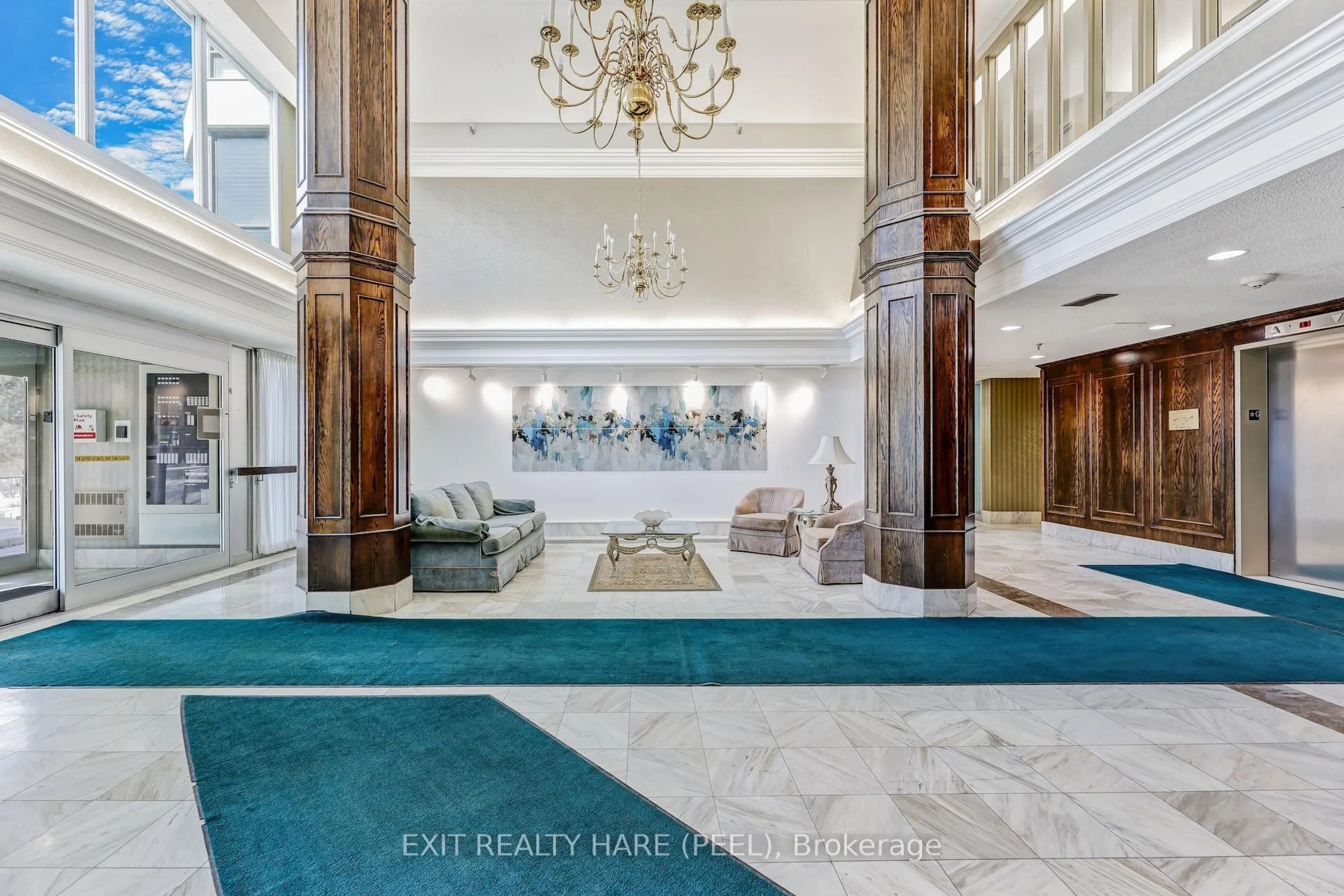 Lobby for 330 Mill St #304, Brampton Ontario L6Y 3V3