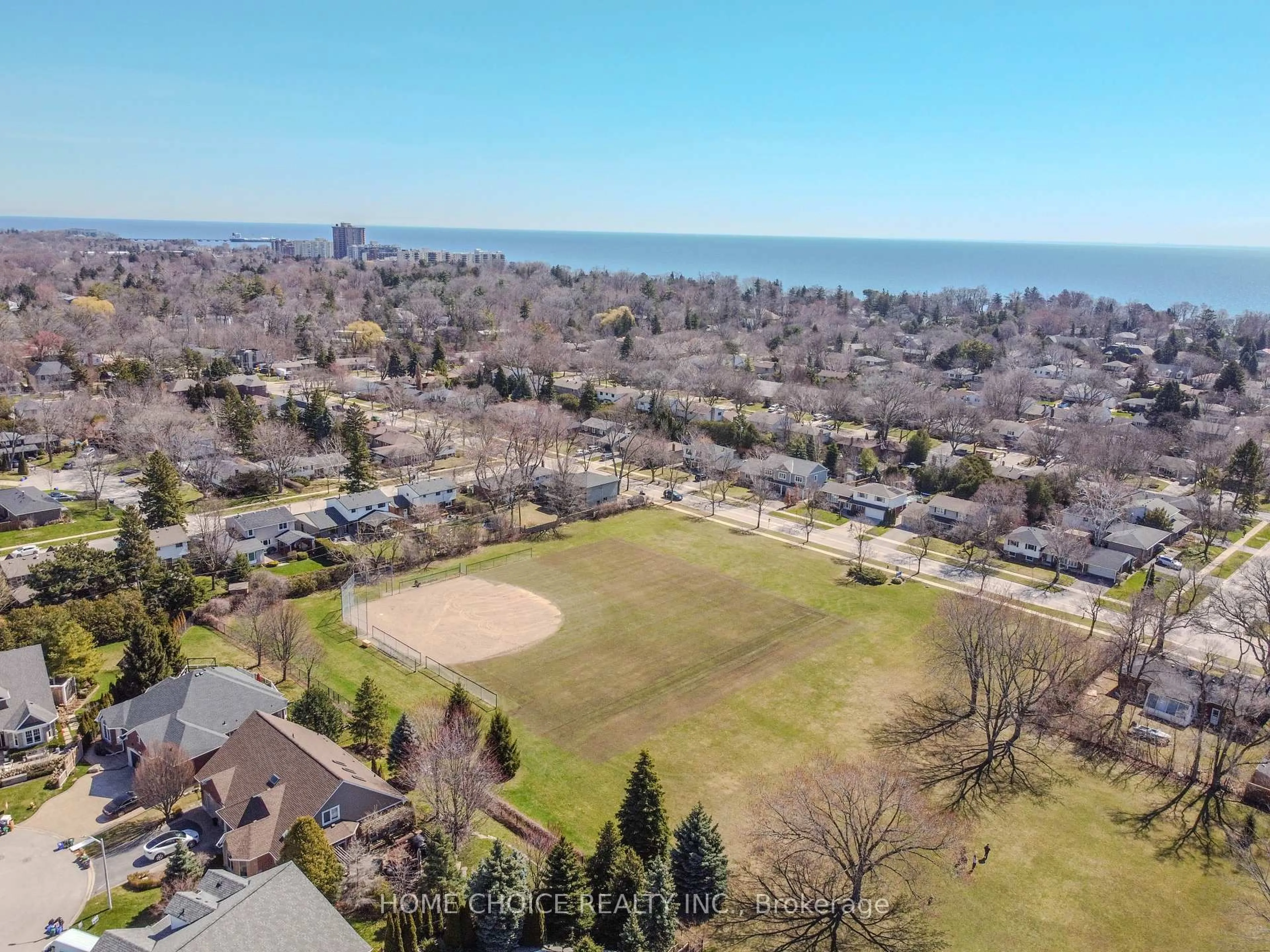 A pic from outside/outdoor area/front of a property/back of a property/a pic from drone, water/lake/river/ocean view for 310 Tuck Dr, Burlington Ontario L7L 2R1