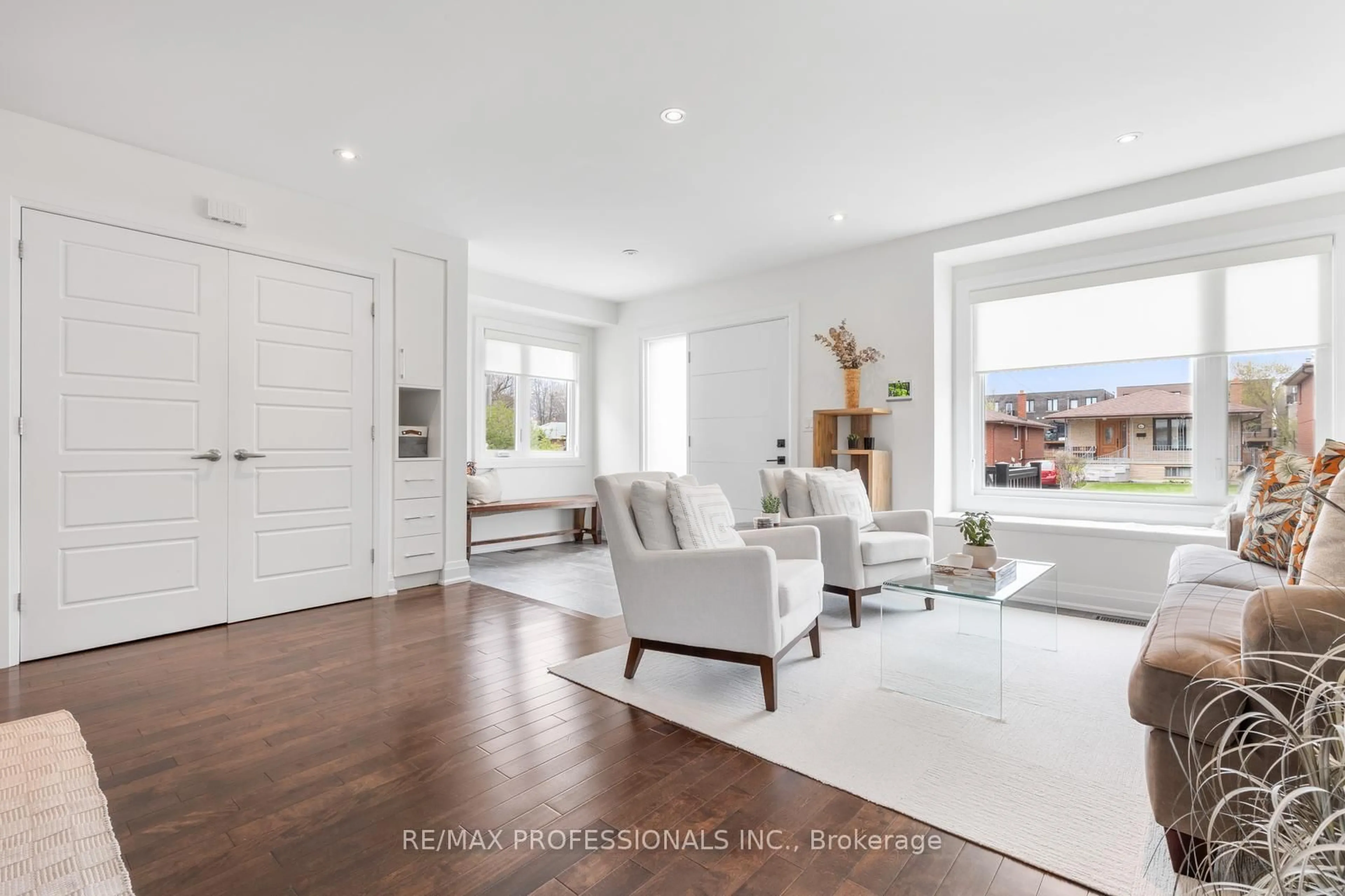 Living room with furniture, unknown for 43 Bellman Ave, Toronto Ontario M8W 4A5