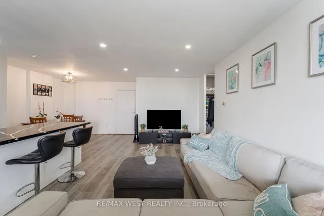 Additional property image - 1615 Bloor St Unit 1001
