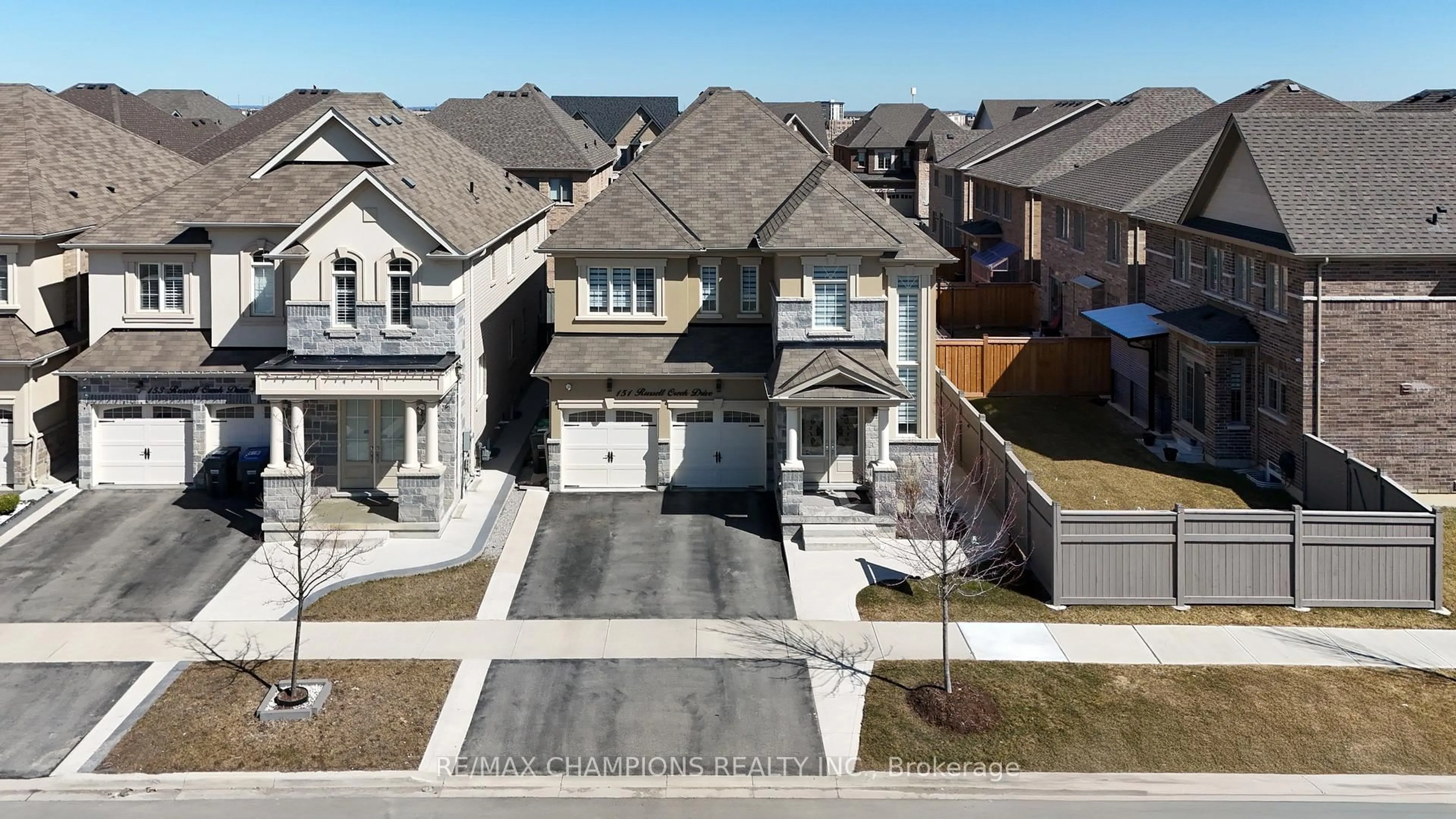A pic from outside/outdoor area/front of a property/back of a property/a pic from drone, street for 151 RUSSELL CREEK Dr, Brampton Ontario L6R 4B4