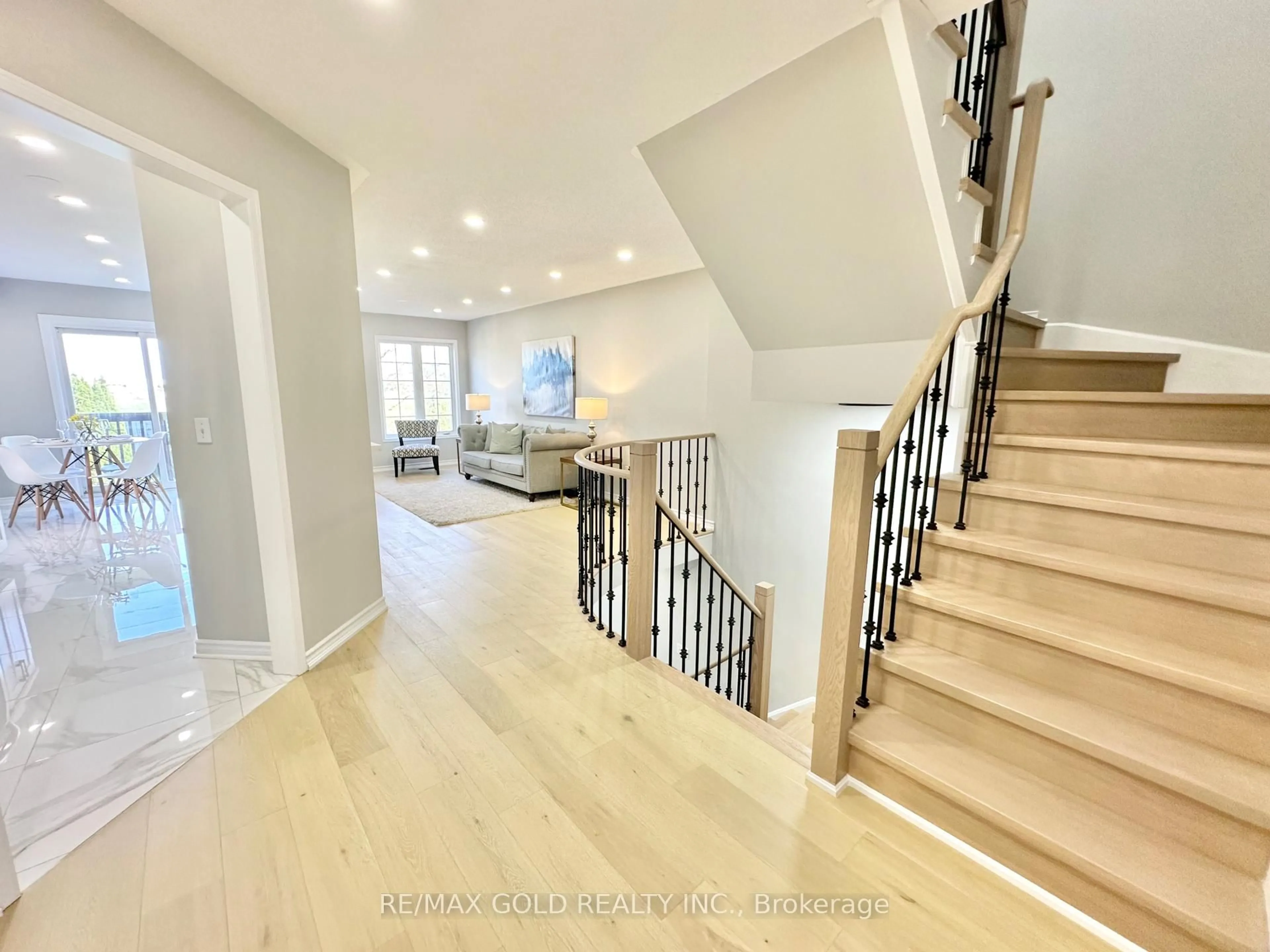 Unknown for 3416 Angel Pass Dr, Mississauga Ontario L5M 7N4