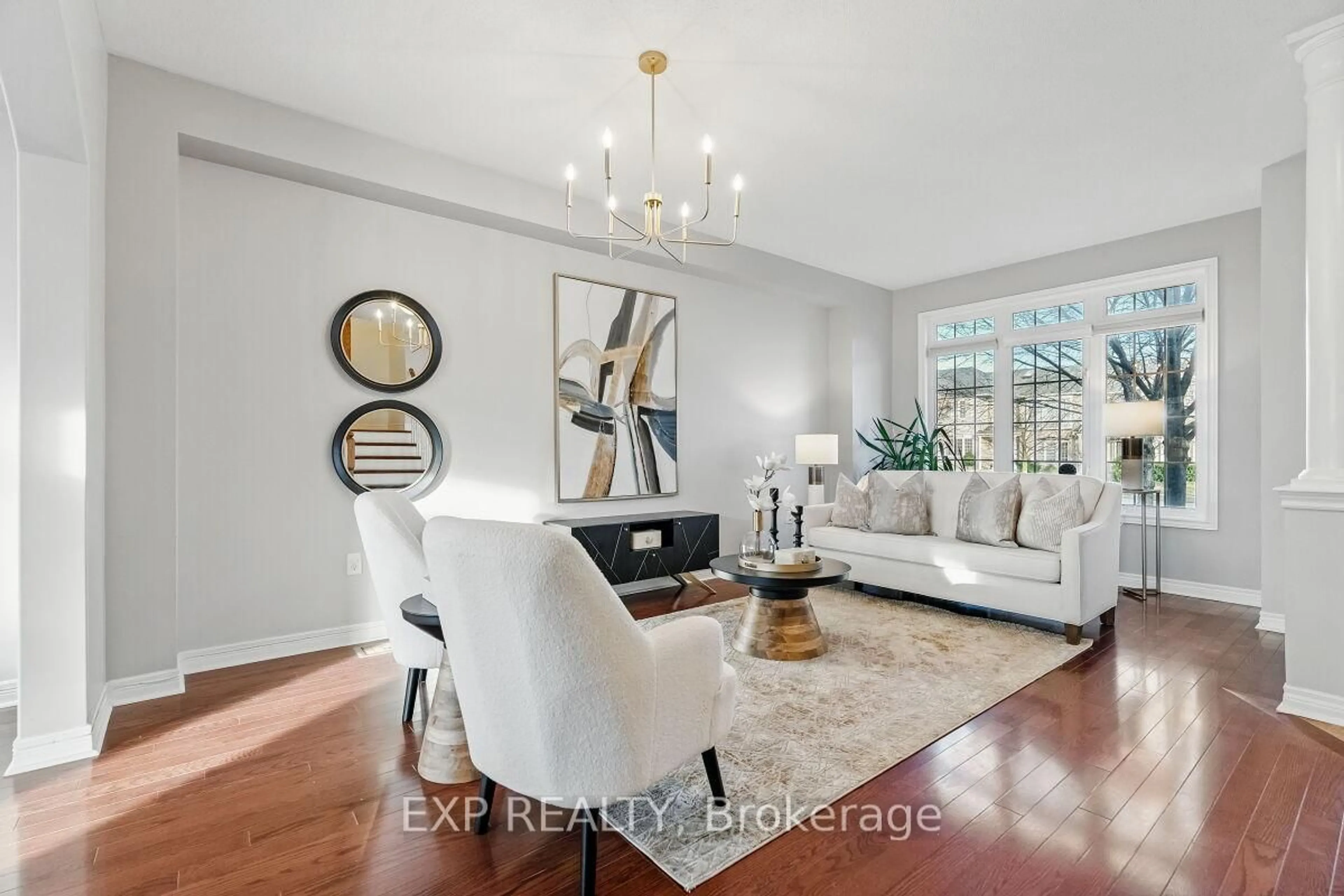 Living room with furniture, unknown for 3027 Richview Blvd, Oakville Ontario L6M 5C7