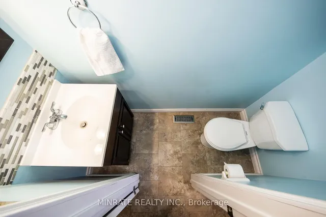 Additional property image - 1548 Newlands Cres Unit 14