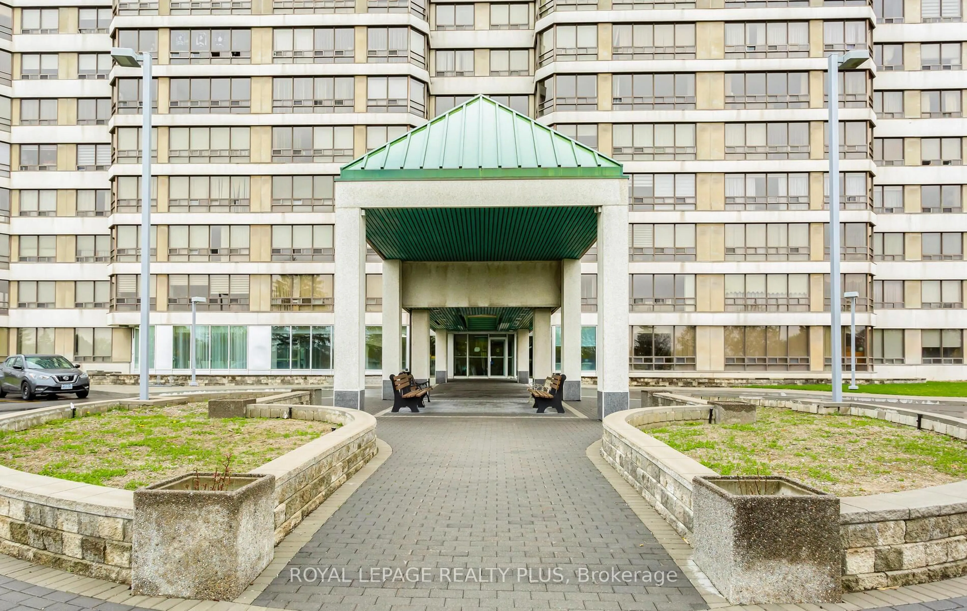 Unknown for 320 Mill St #906, Brampton Ontario L6Y 3V2