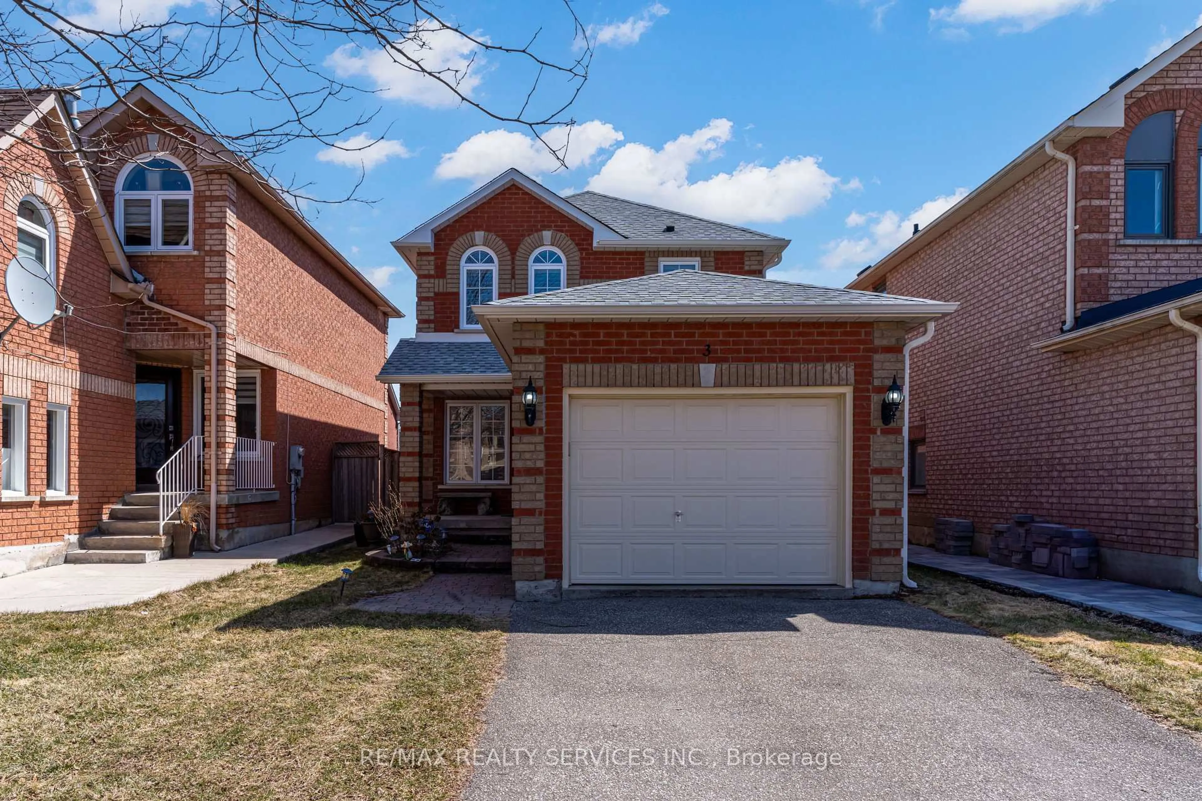 Home with brick exterior material, street for 3 White Tail Cres, Brampton Ontario L6Y 5C4