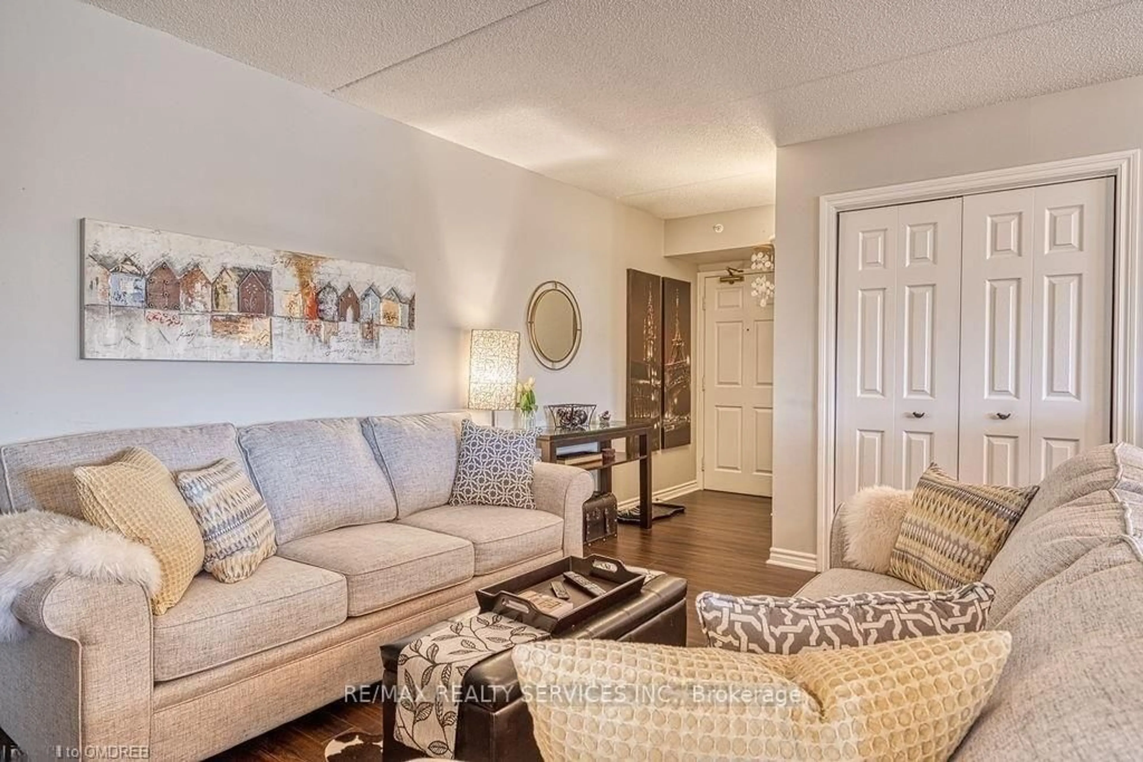 Living room with furniture, unknown for 1421 Walker's Line #302, Burlington Ontario L7M 4P4