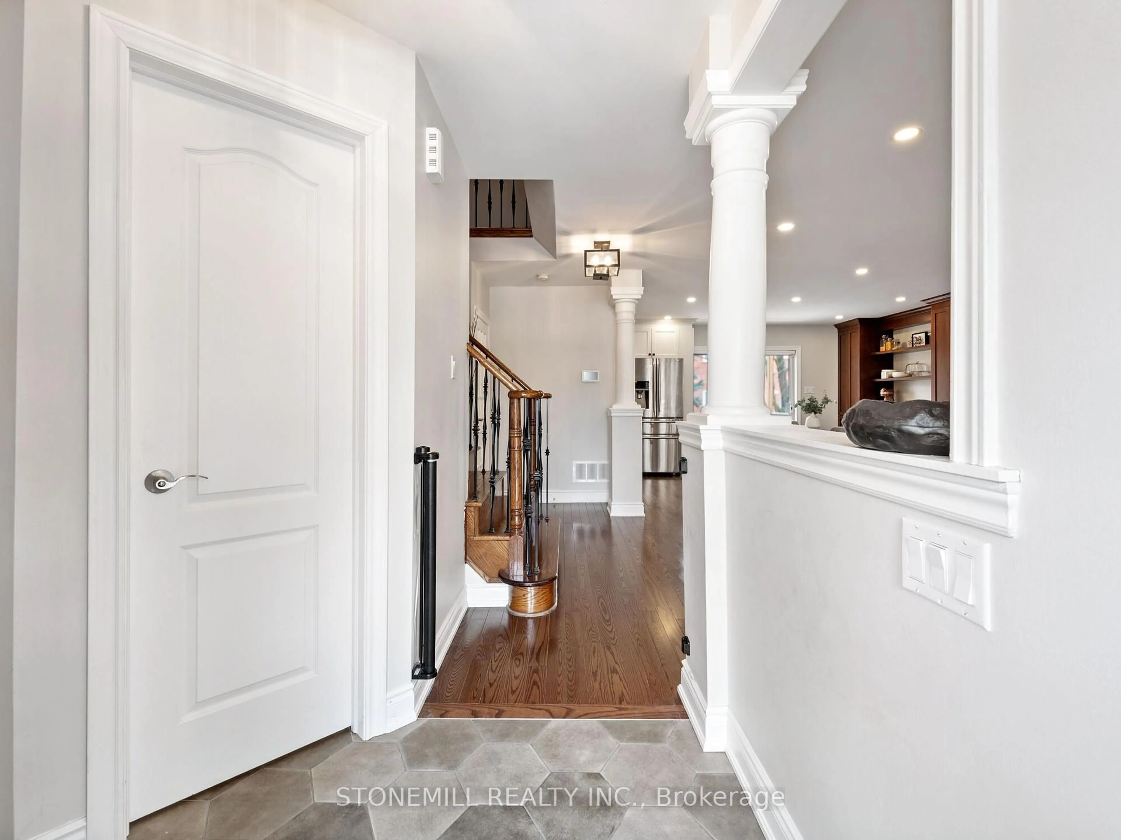 Indoor entryway for 5031 East Mill Rd #36, Mississauga Ontario L5V 2M5