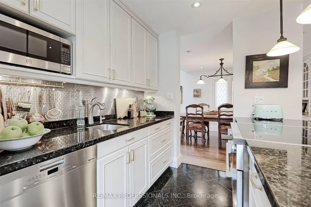 Additional image 37 of 231 Grenview Blvd