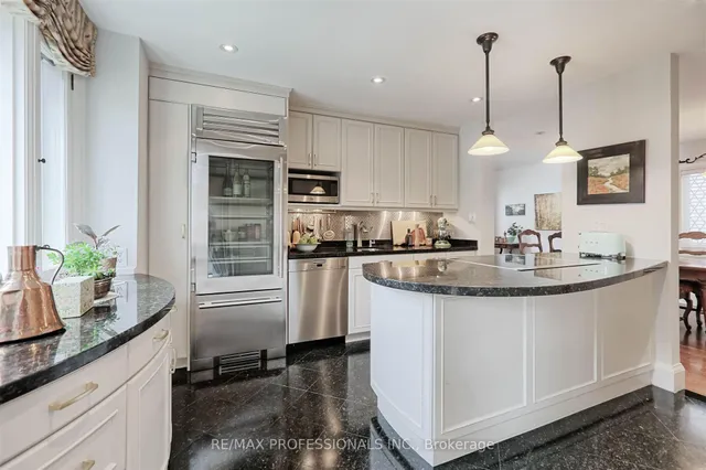 Additional image 36 of 231 Grenview Blvd