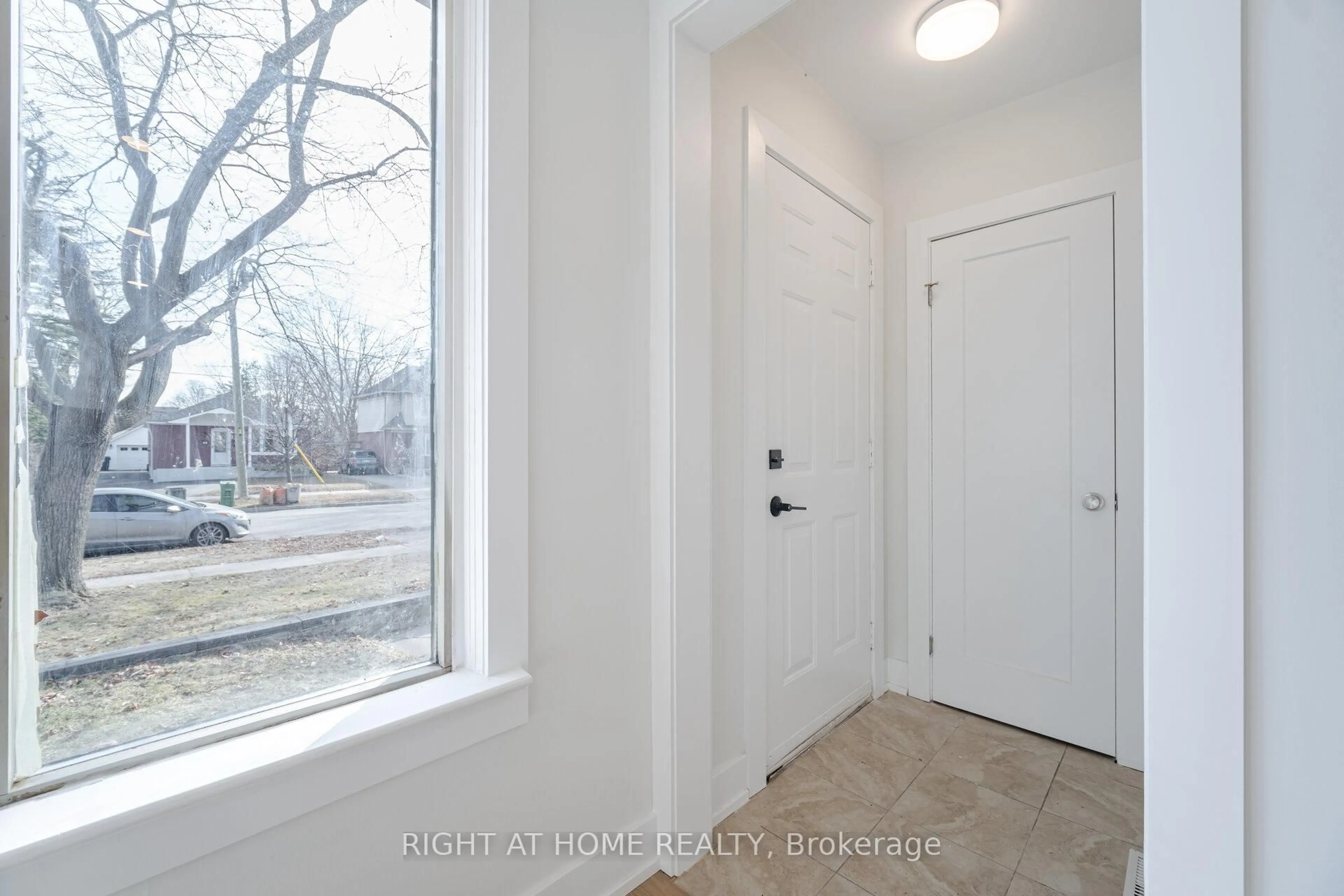 Indoor entryway for 66 Gair Dr, Toronto Ontario M8W 4P8