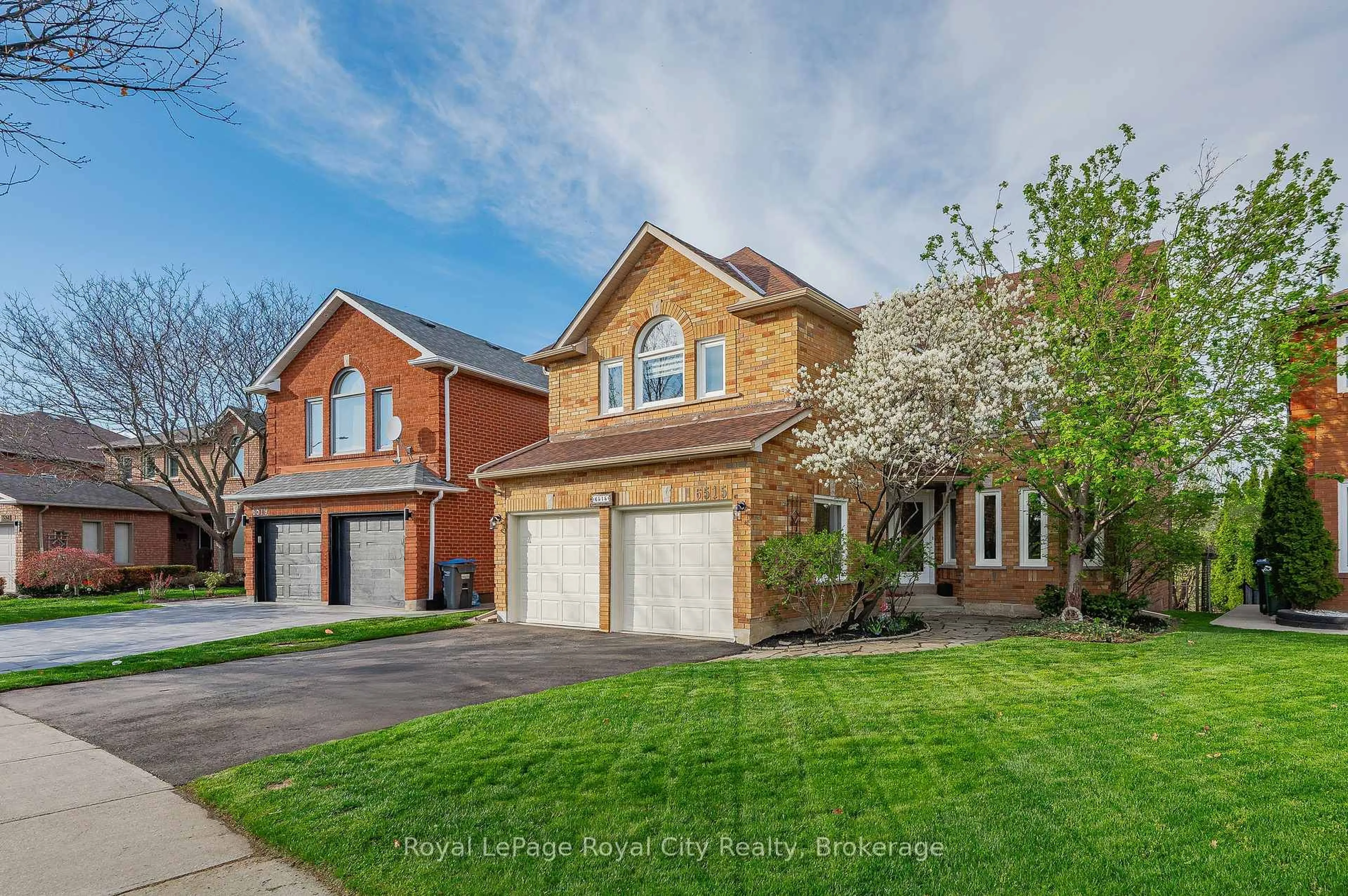 Home with brick exterior material, street for 6515 Alderwood Tr, Mississauga Ontario L5N 6W5