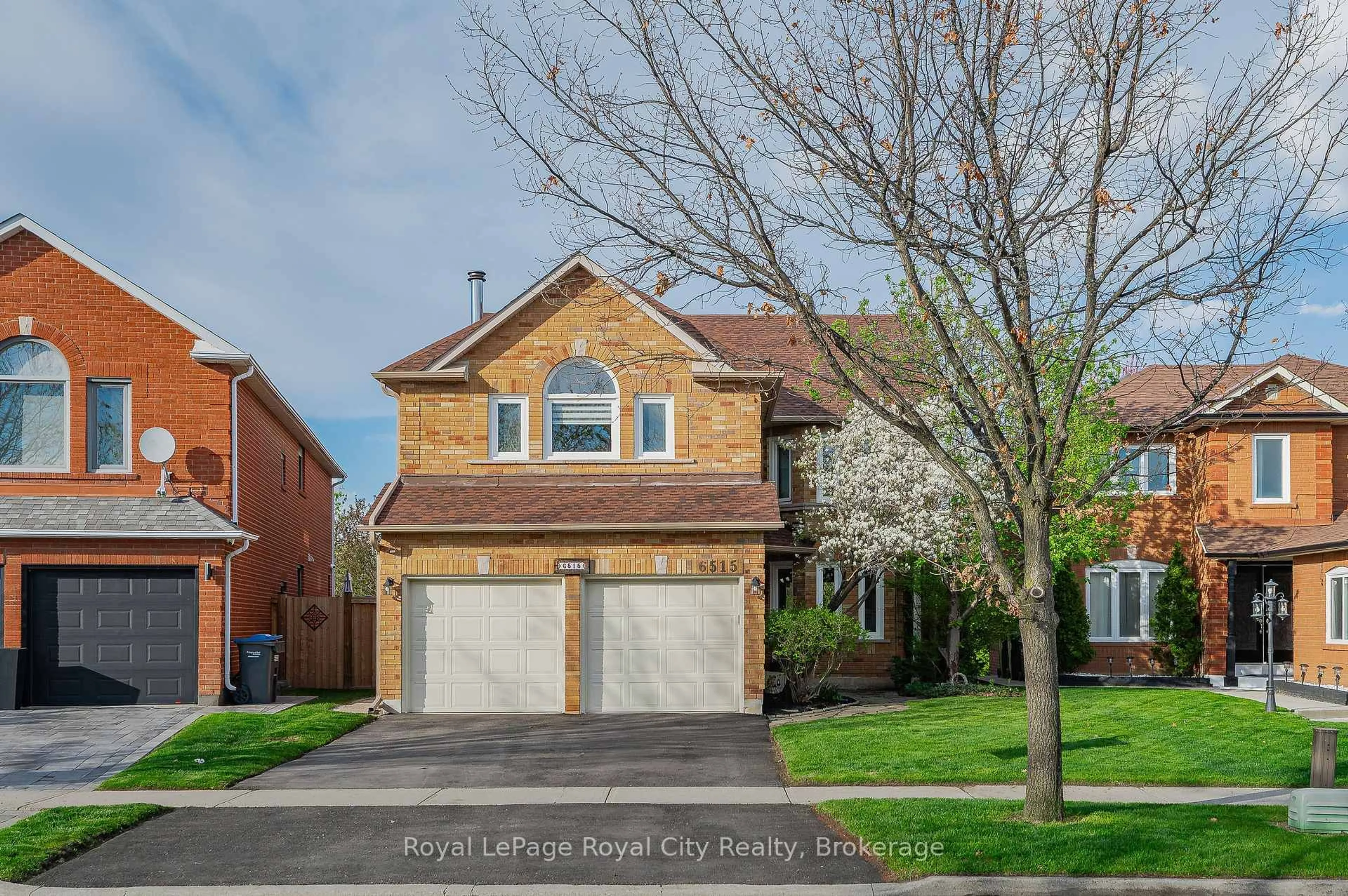 Home with brick exterior material, street for 6515 Alderwood Tr, Mississauga Ontario L5N 6W5