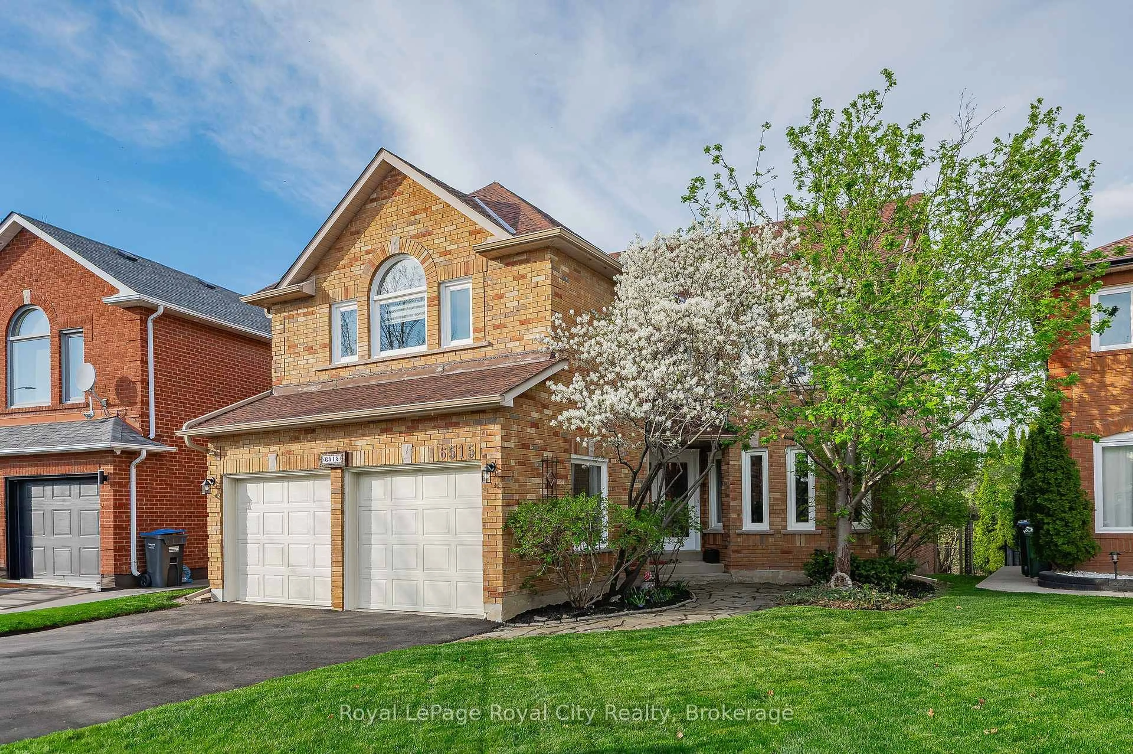 Home with brick exterior material, street for 6515 Alderwood Tr, Mississauga Ontario L5N 6W5