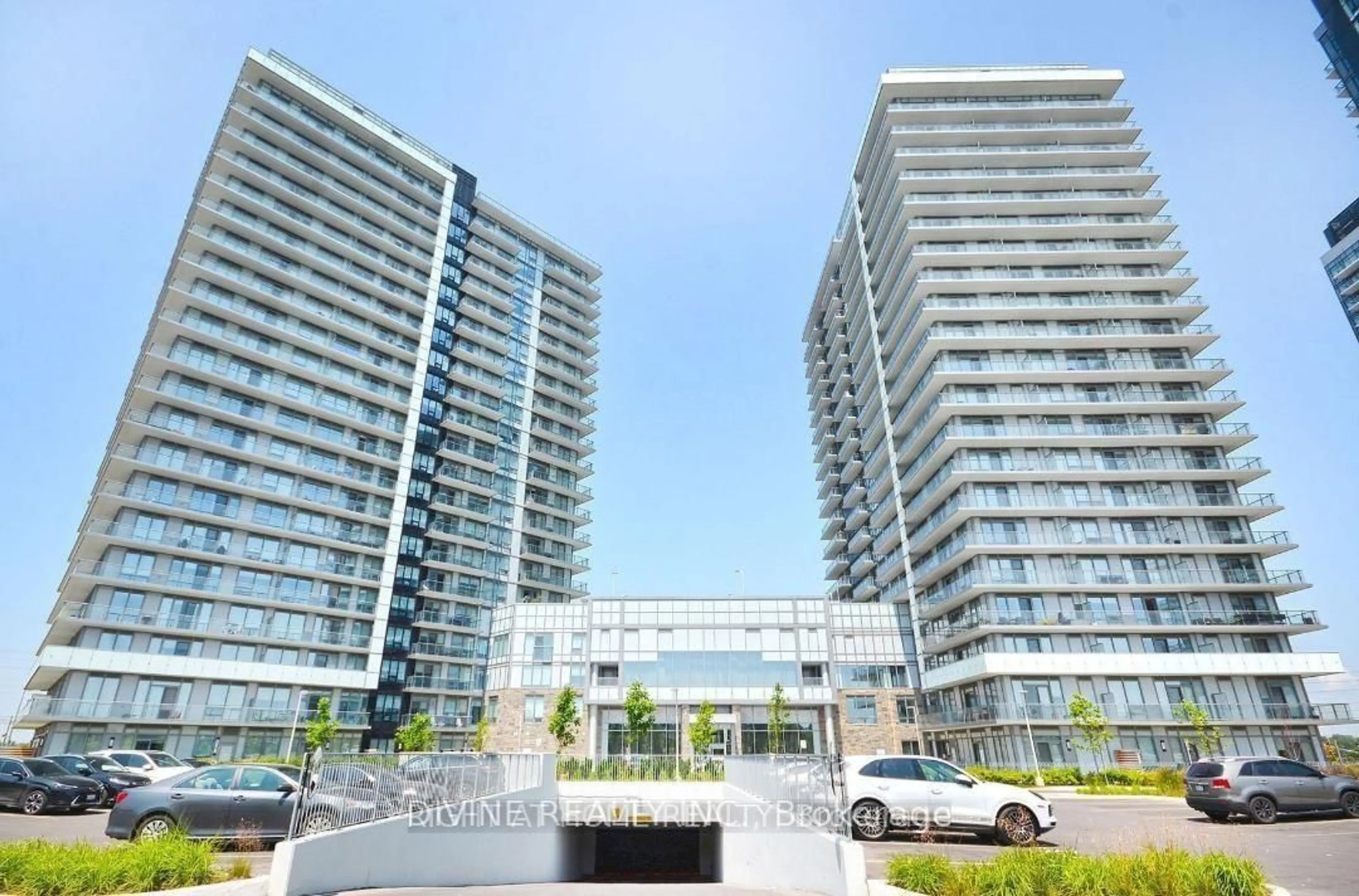 Indoor foyer for 4675 Metcalfe Ave #1803, Mississauga Ontario L5M 0Z8