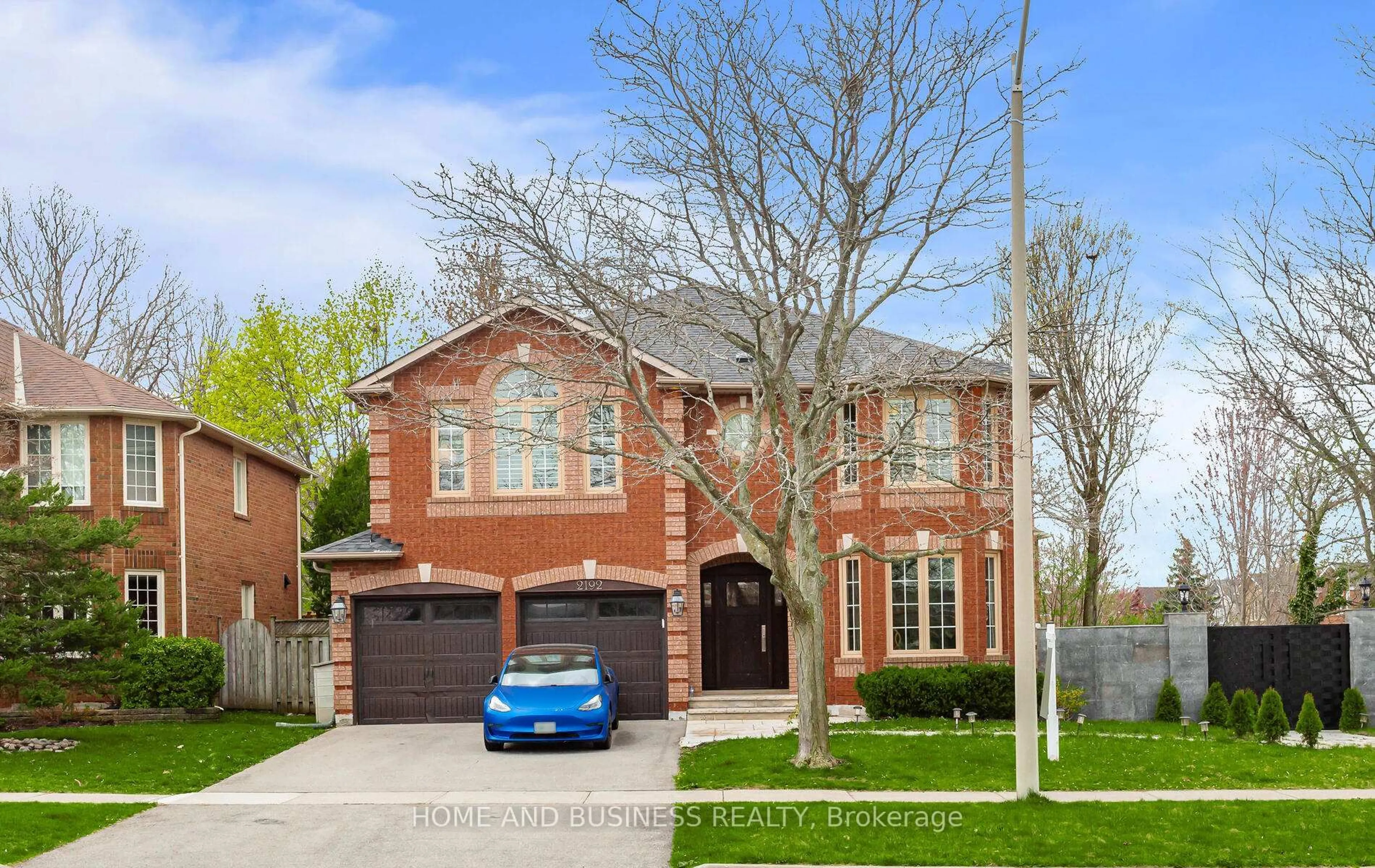 Home with brick exterior material, street for 2192 Oakmead Blvd, Oakville Ontario L6H 6B4