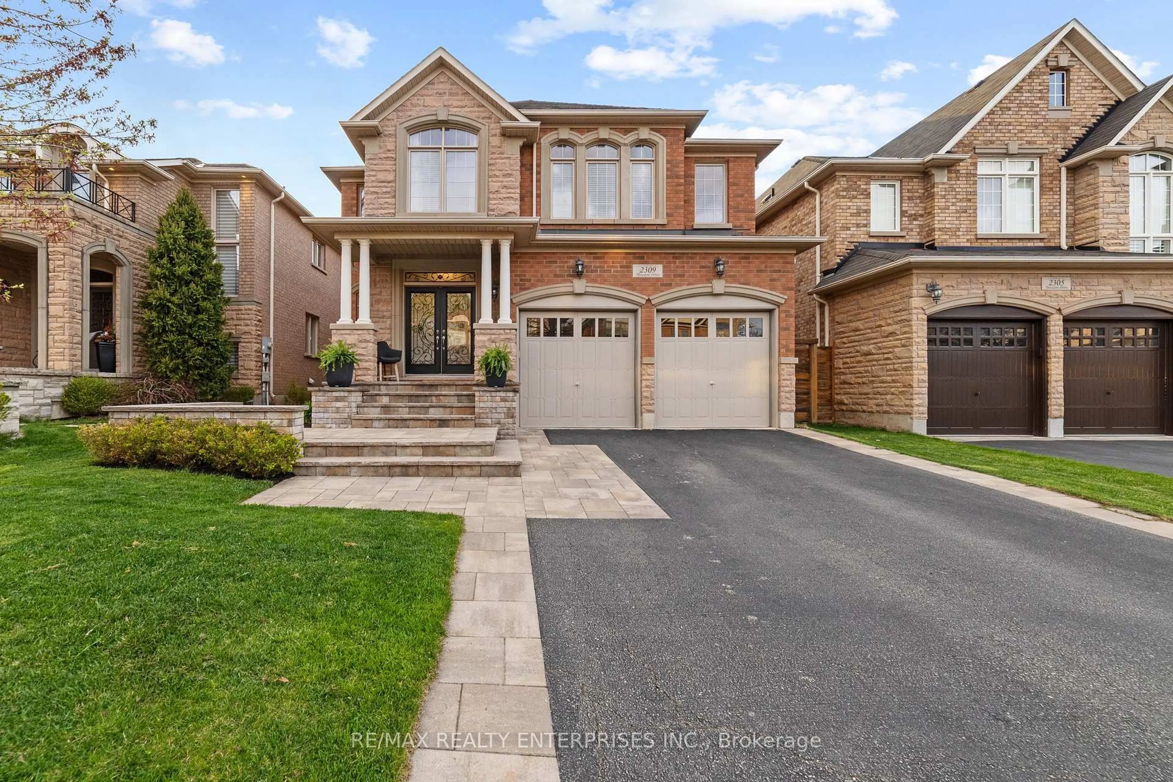 Home with brick exterior material, street for 2309 Thruxton Dr, Oakville Ontario L6H 0C5