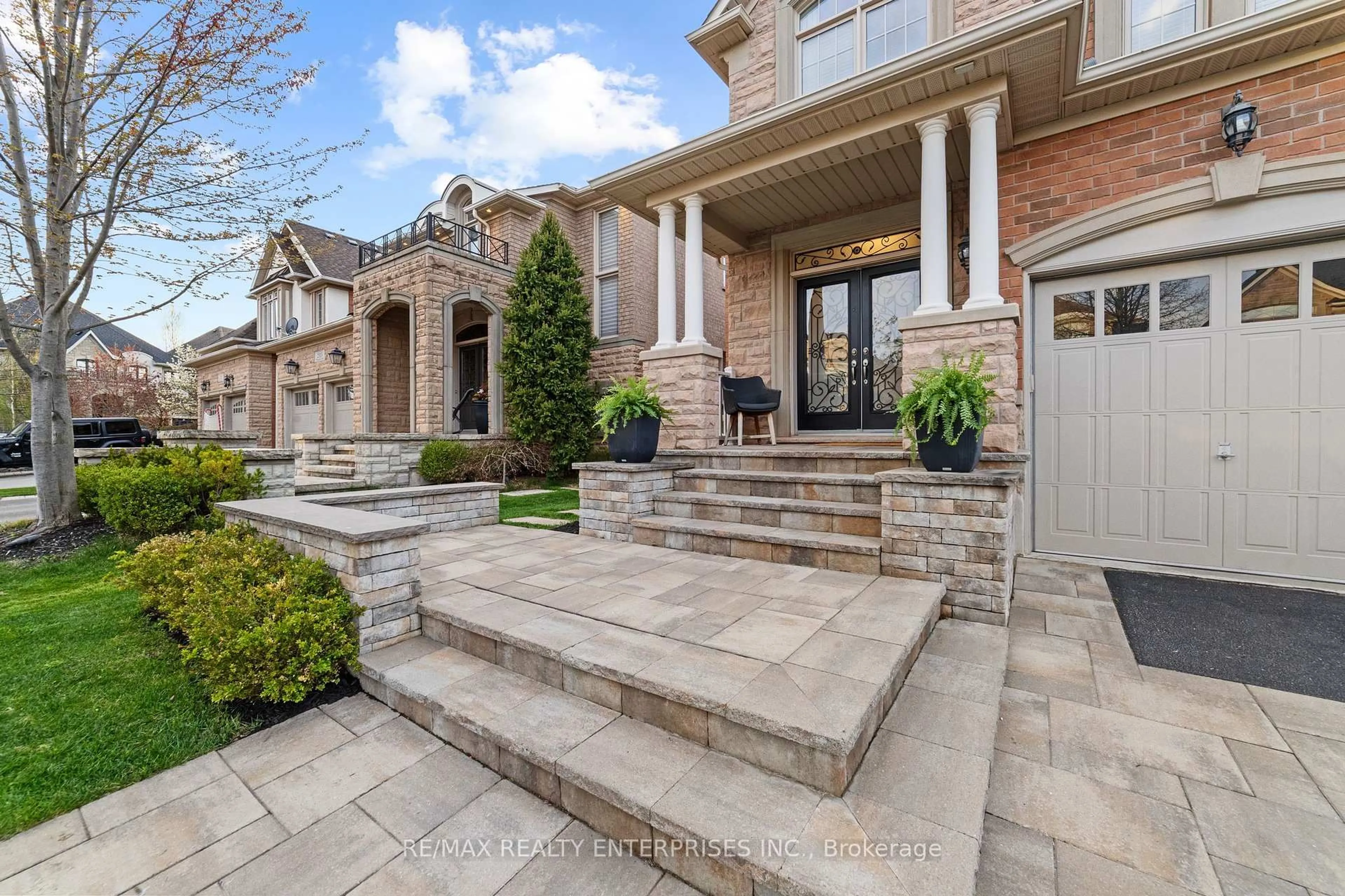 Home with brick exterior material, street for 2309 Thruxton Dr, Oakville Ontario L6H 0C5