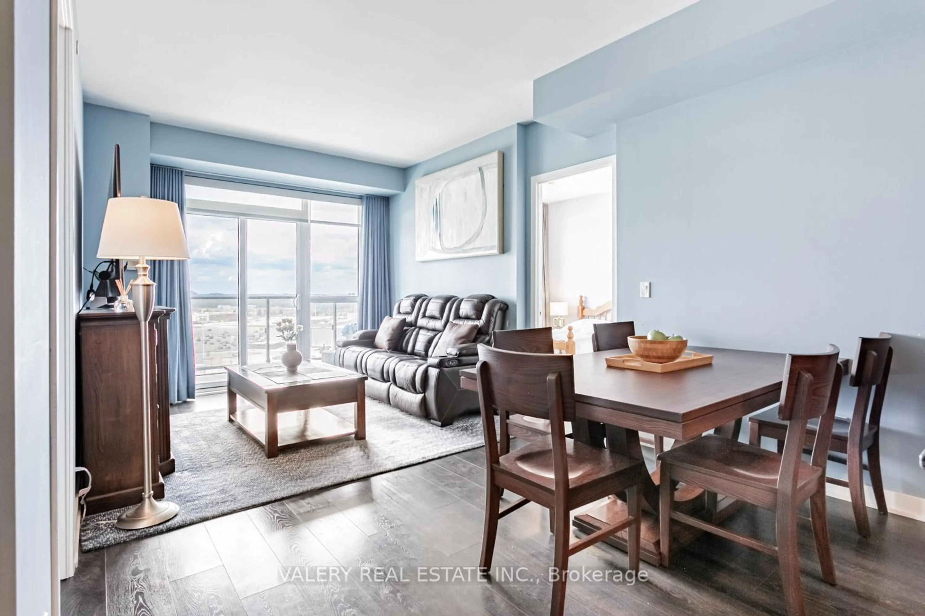 Living room with furniture, unknown for 4655 Glen Erin Dr #1002, Mississauga Ontario L5M 0Z1