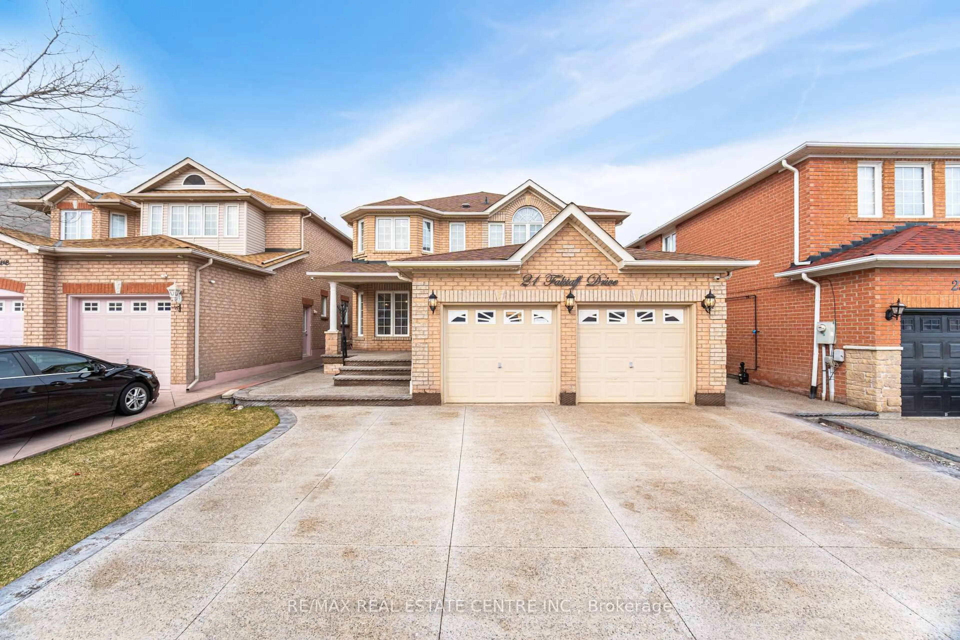 Home with brick exterior material, street for 21 FALSTAFF Rd, Brampton Ontario L6Y 5J4