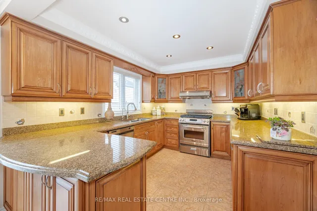 Additional image 38 of 21 FALSTAFF Rd