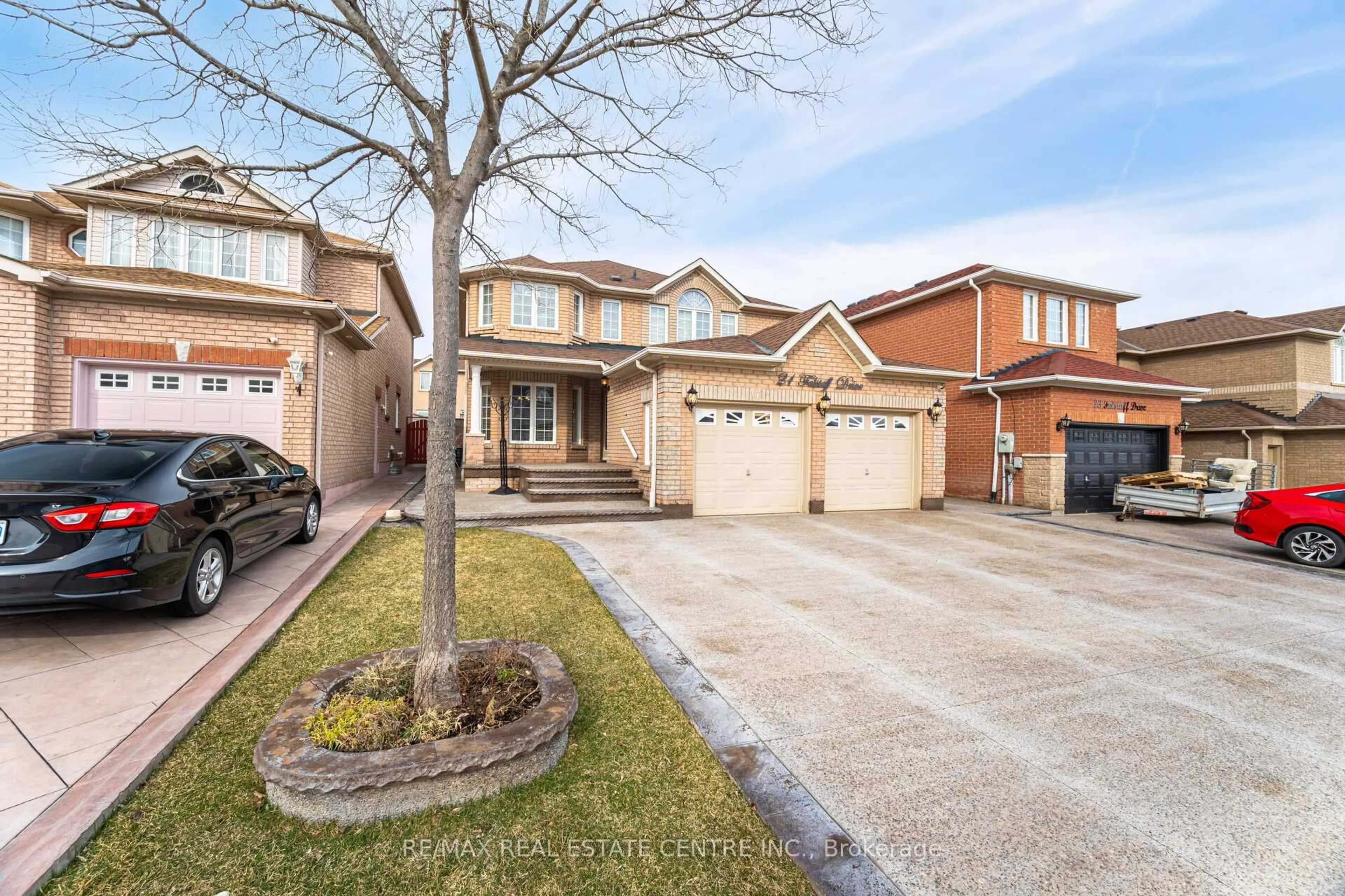 Home with brick exterior material, street for 21 FALSTAFF Rd, Brampton Ontario L6Y 5J4