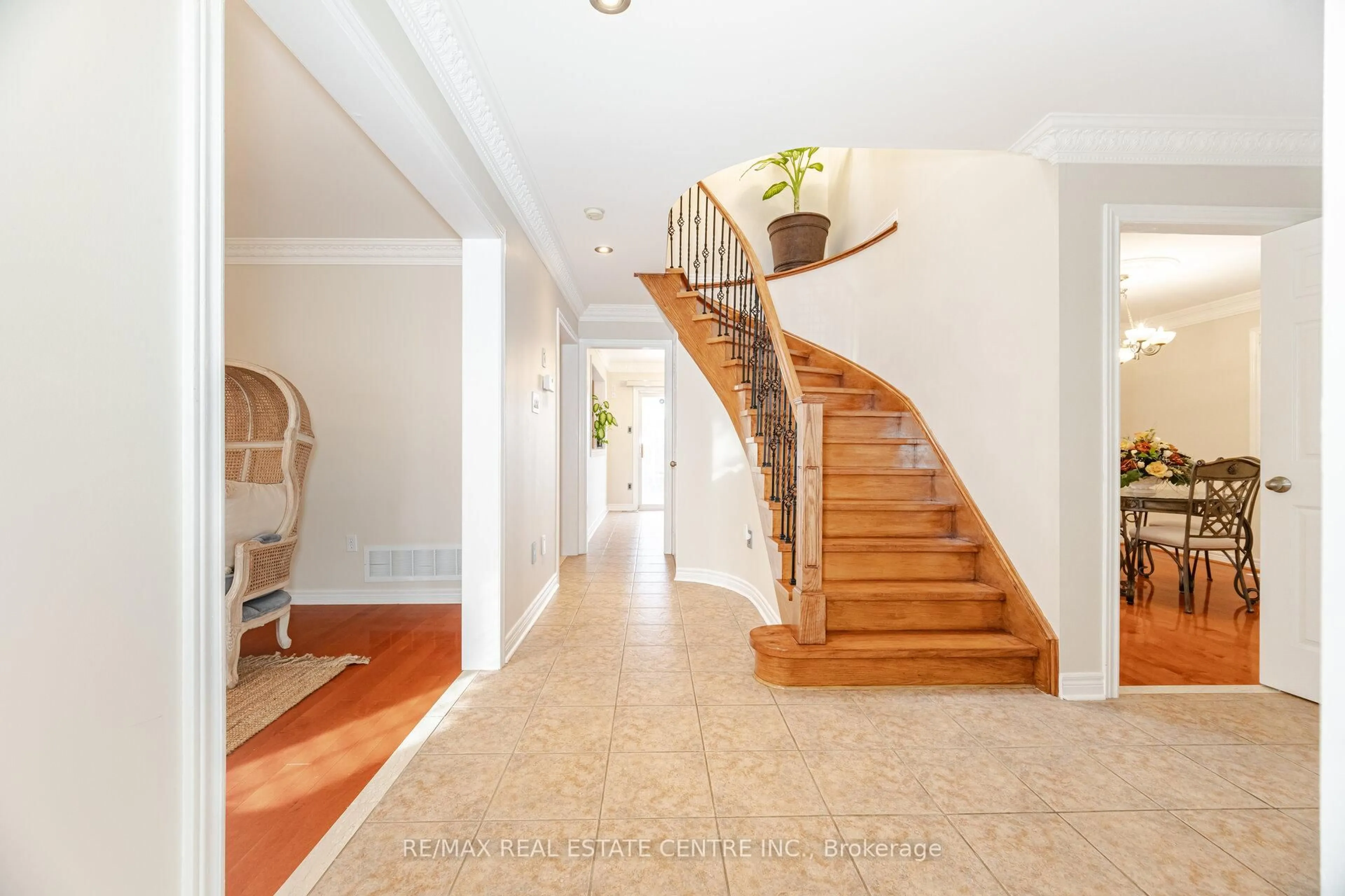 Unknown for 21 FALSTAFF Rd, Brampton Ontario L6Y 5J4
