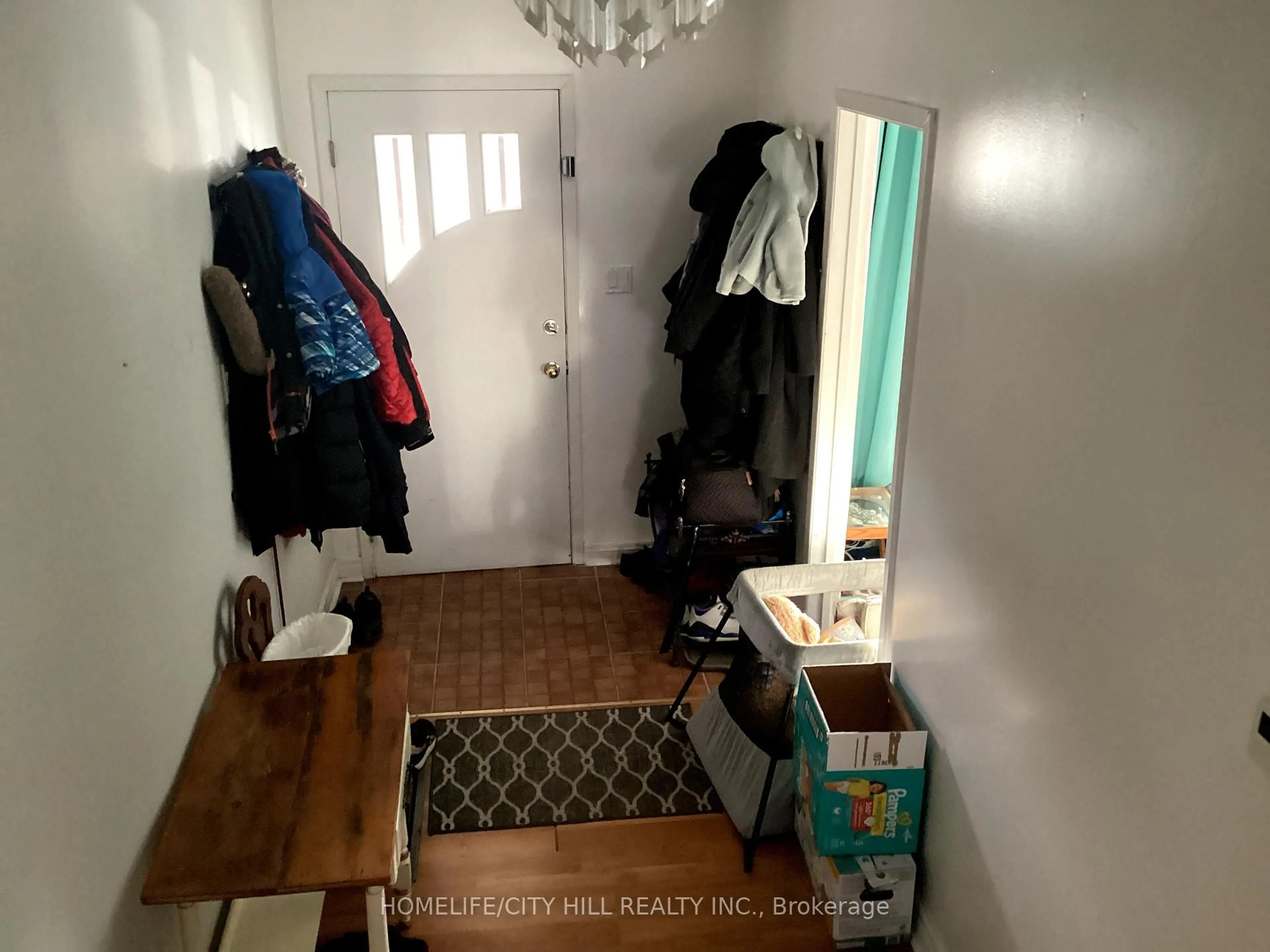 Indoor entryway for 71 Russett Ave, Toronto Ontario M6H 3M4
