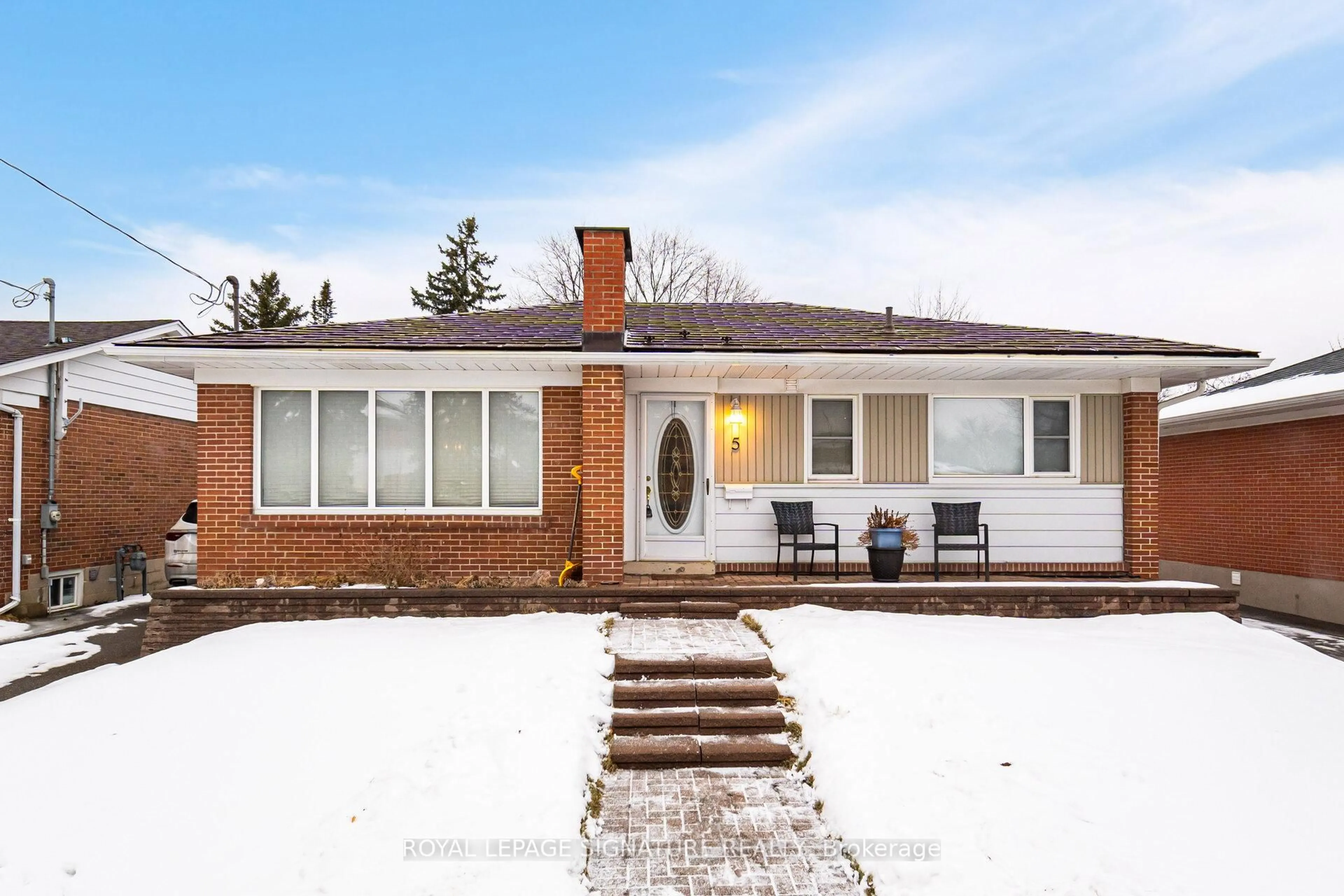 Unknown for 5 Sterne Ave, Brampton Ontario L6W 2Y3