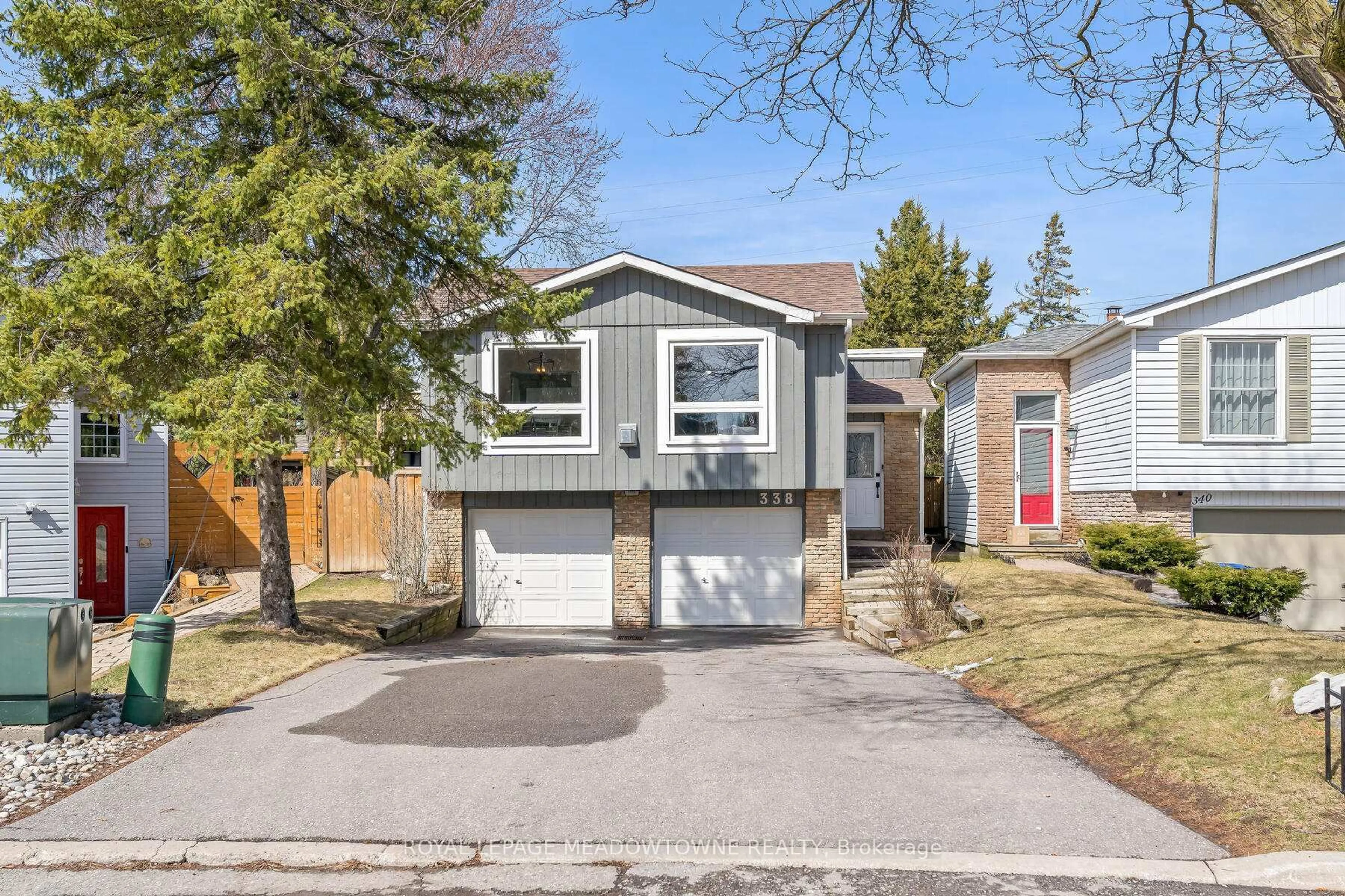 Home with vinyl exterior material, street for 338 Whitehead Cres, Caledon Ontario L7E 3Y4