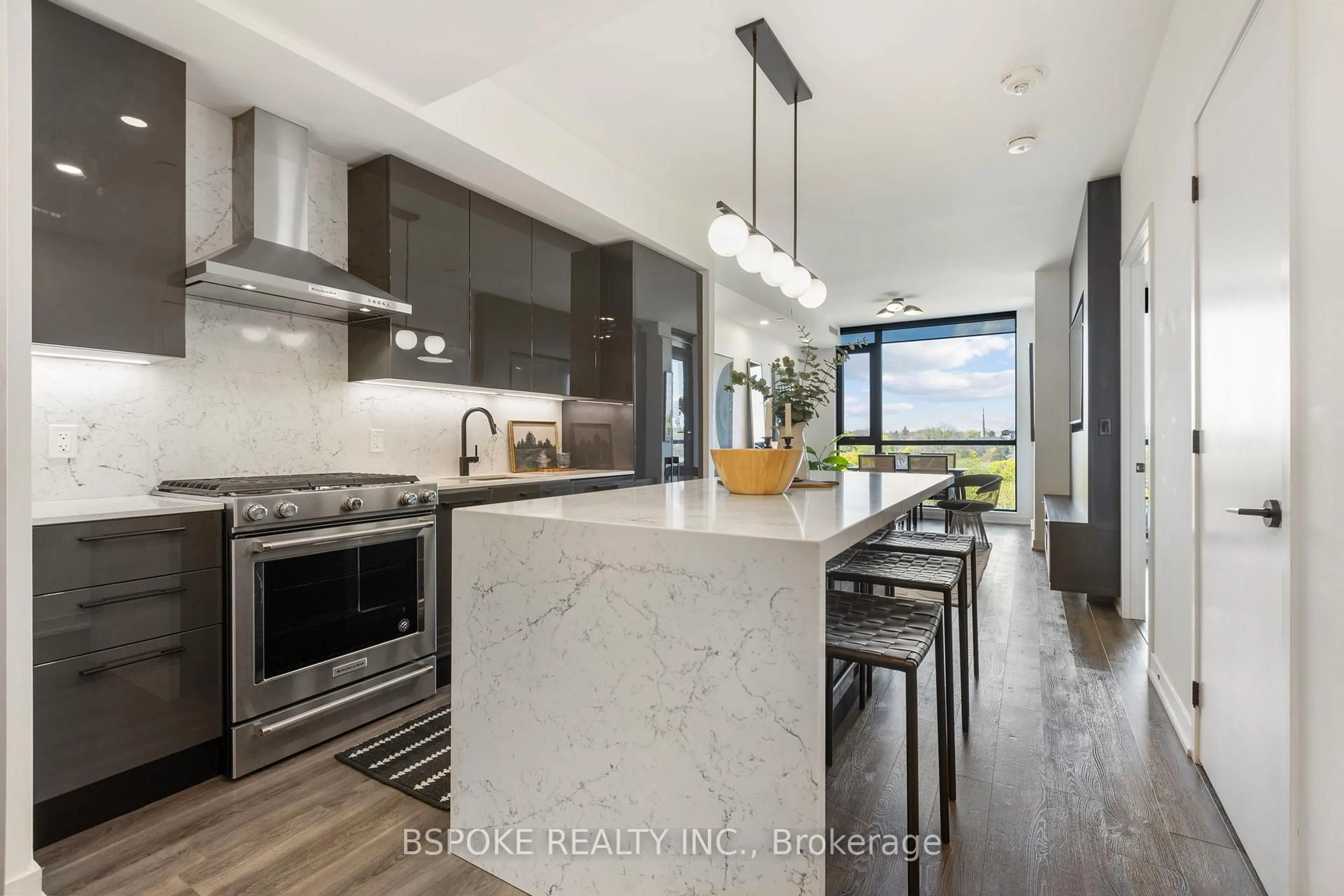 Open concept kitchen, ceramic/tile floor for 2118 Bloor St #501, Toronto Ontario M6S 0A6