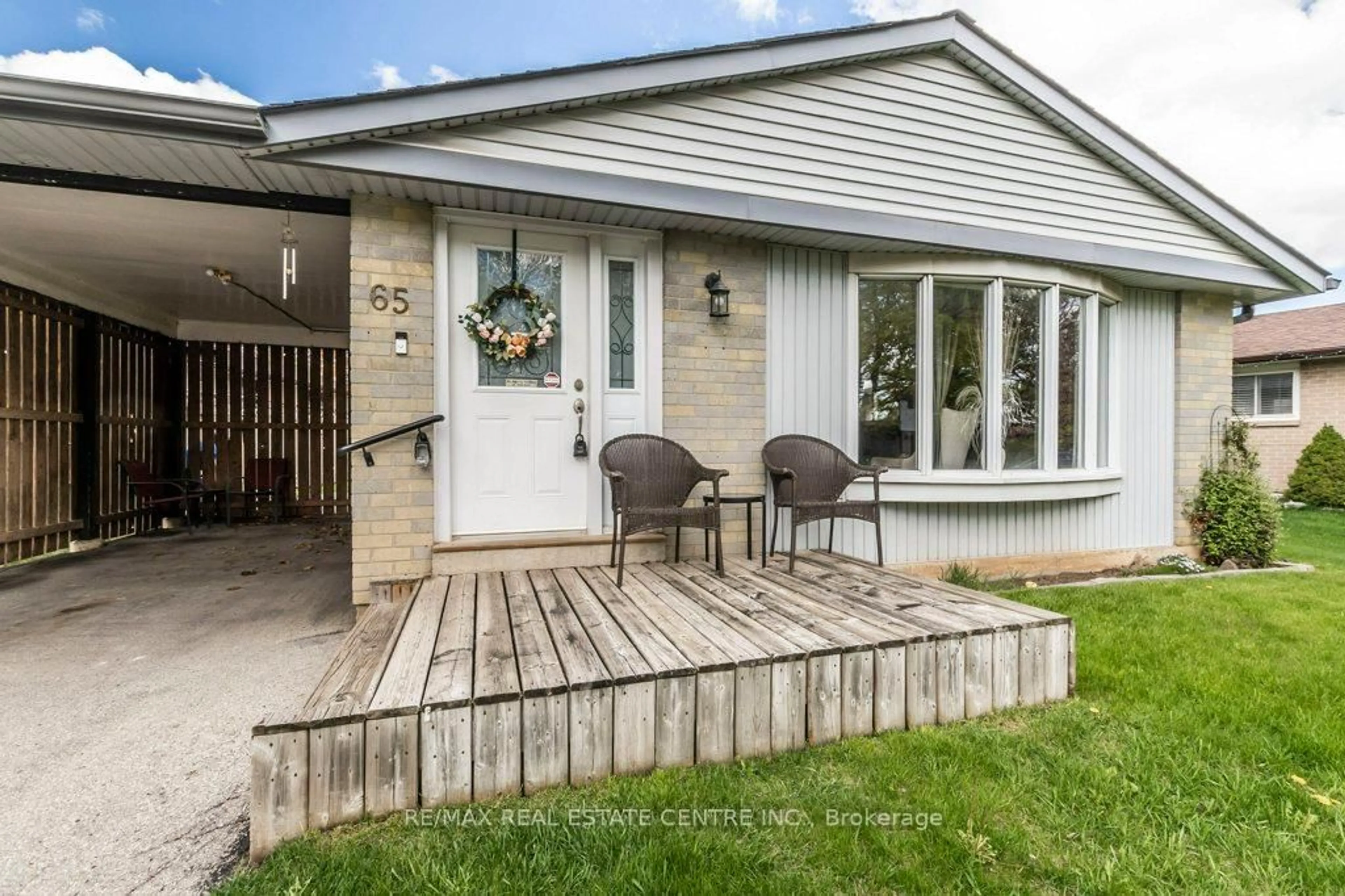 Patio, street for 65 Lorne Scots Dr, Milton Ontario L9T 2Z2
