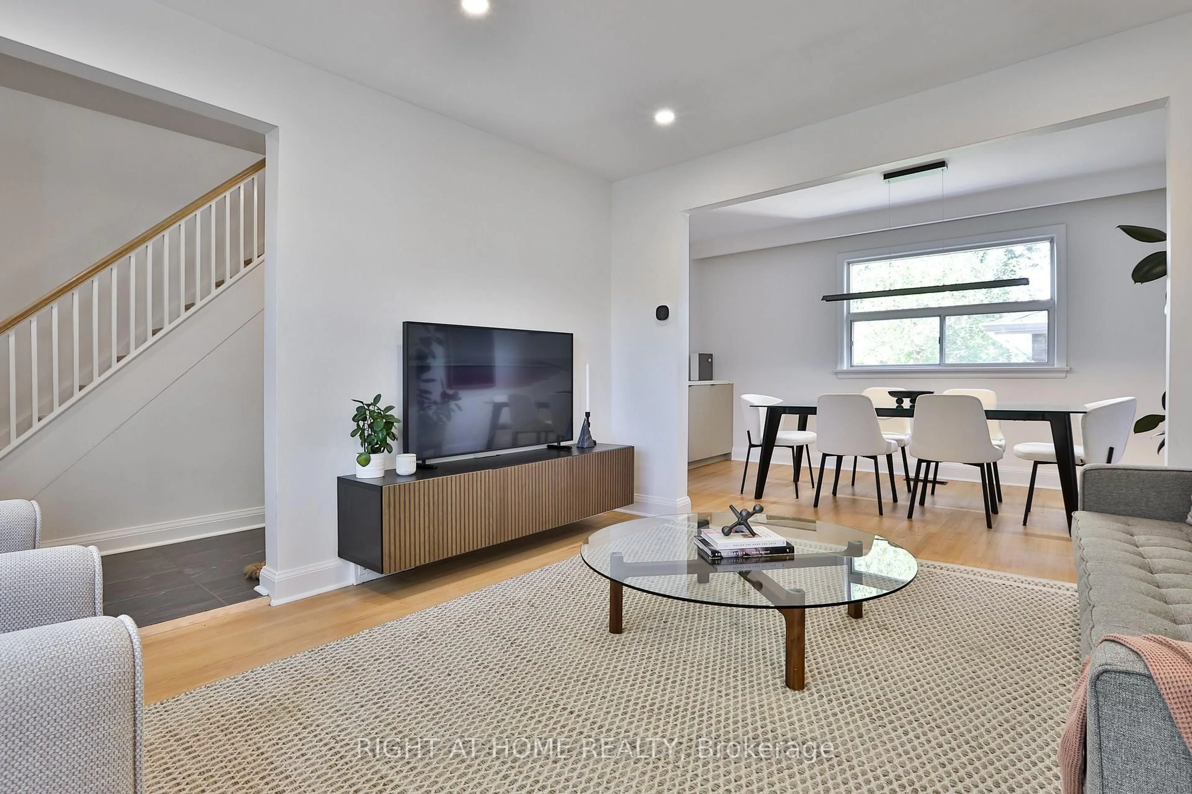 Living room with furniture, unknown for 20 Amesbury Dr, Toronto Ontario M6M 4H4