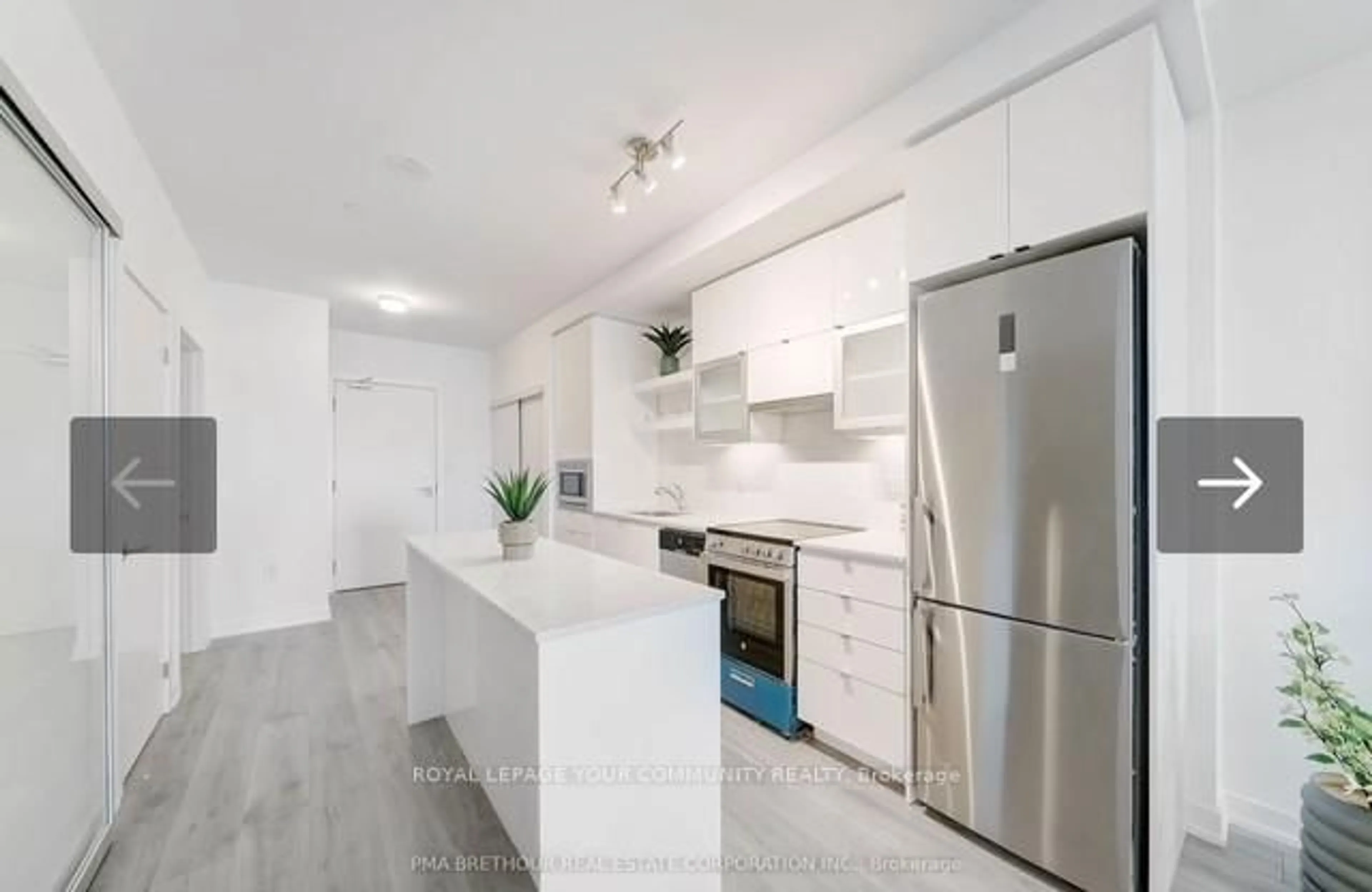 Open concept kitchen, ceramic/tile floor for 2433 Dufferin St #811, Toronto Ontario M6E 0B4
