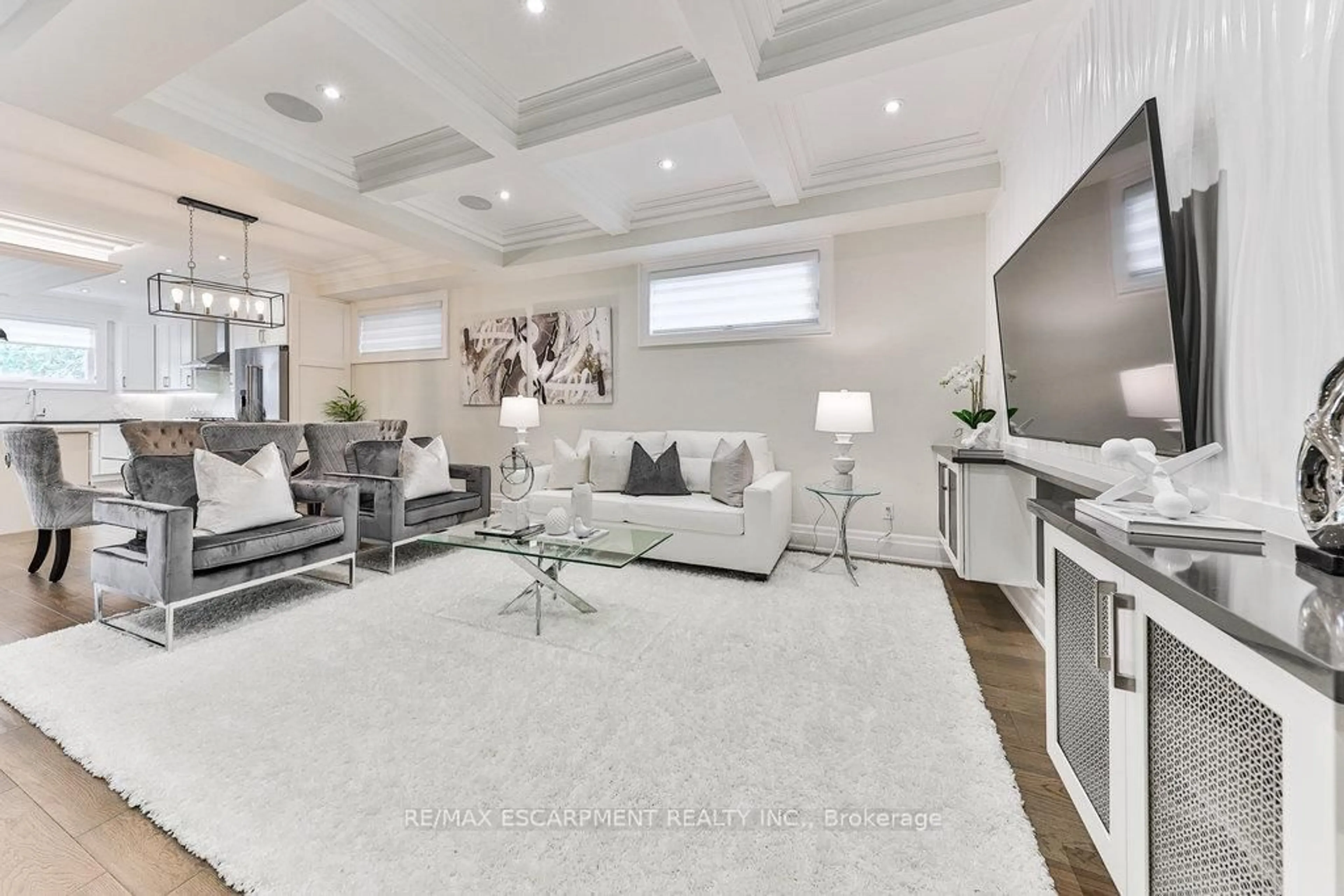Living room with furniture, unknown for 34B Pine Ave, Mississauga Ontario L5H 2P8