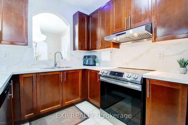 Additional property image - 952 Clark Blvd