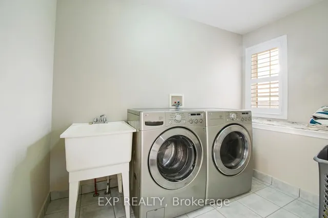 Additional property image - 952 Clark Blvd