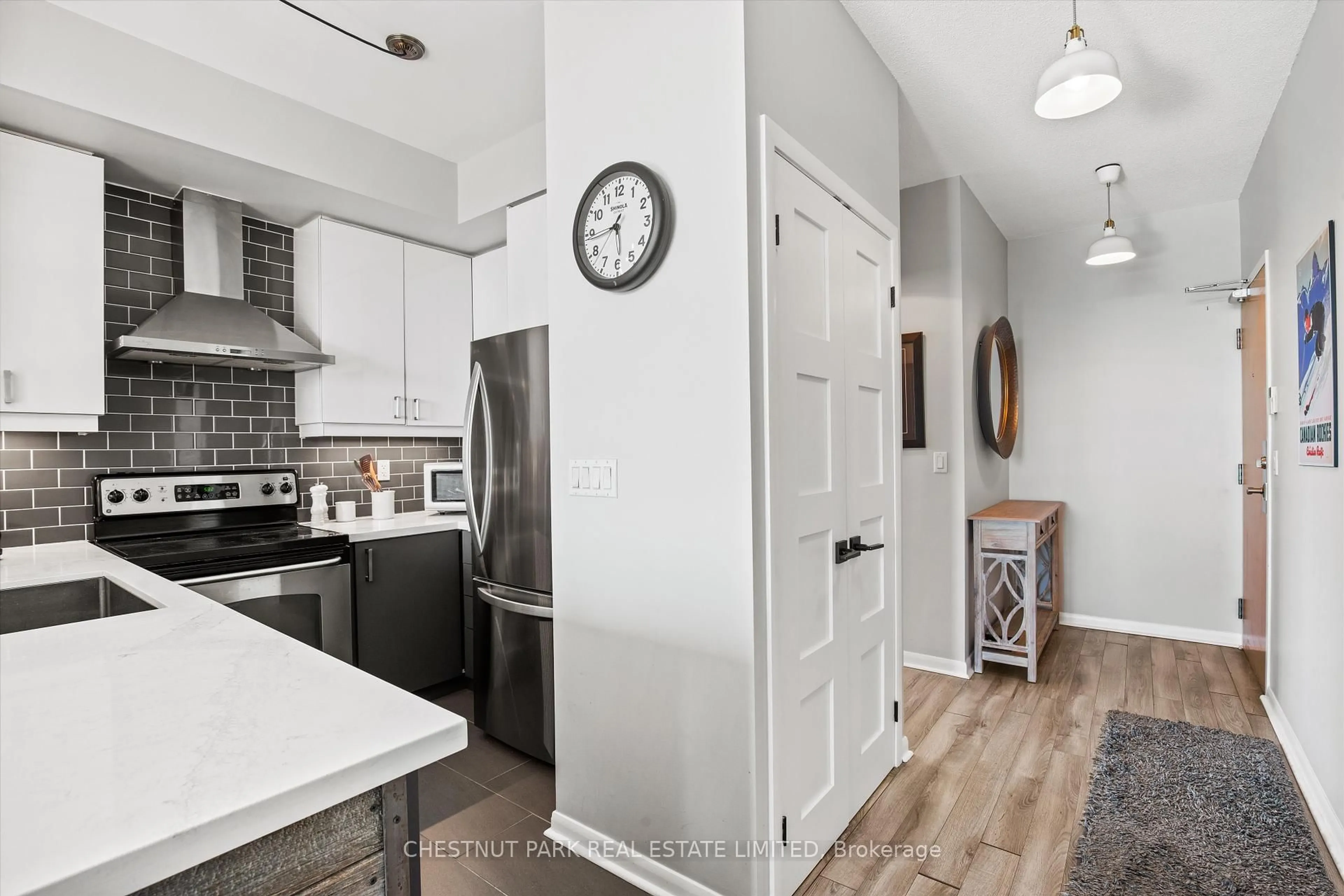 Open concept kitchen, ceramic/tile floor for 185 Legion Rd #2216, Toronto Ontario M8Y 0A1