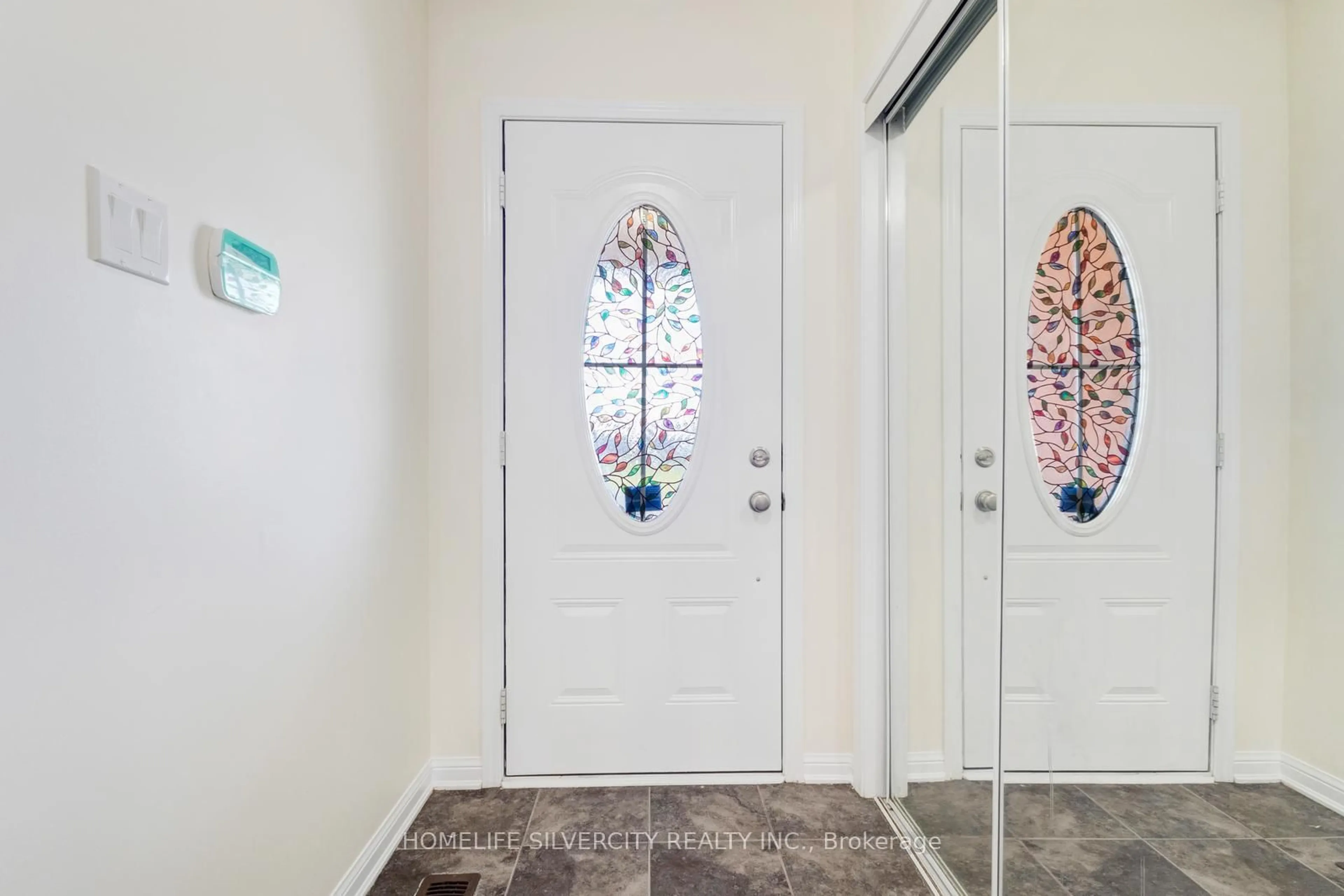Indoor entryway for 121 Buick Blvd, Brampton Ontario L7A 0Z2