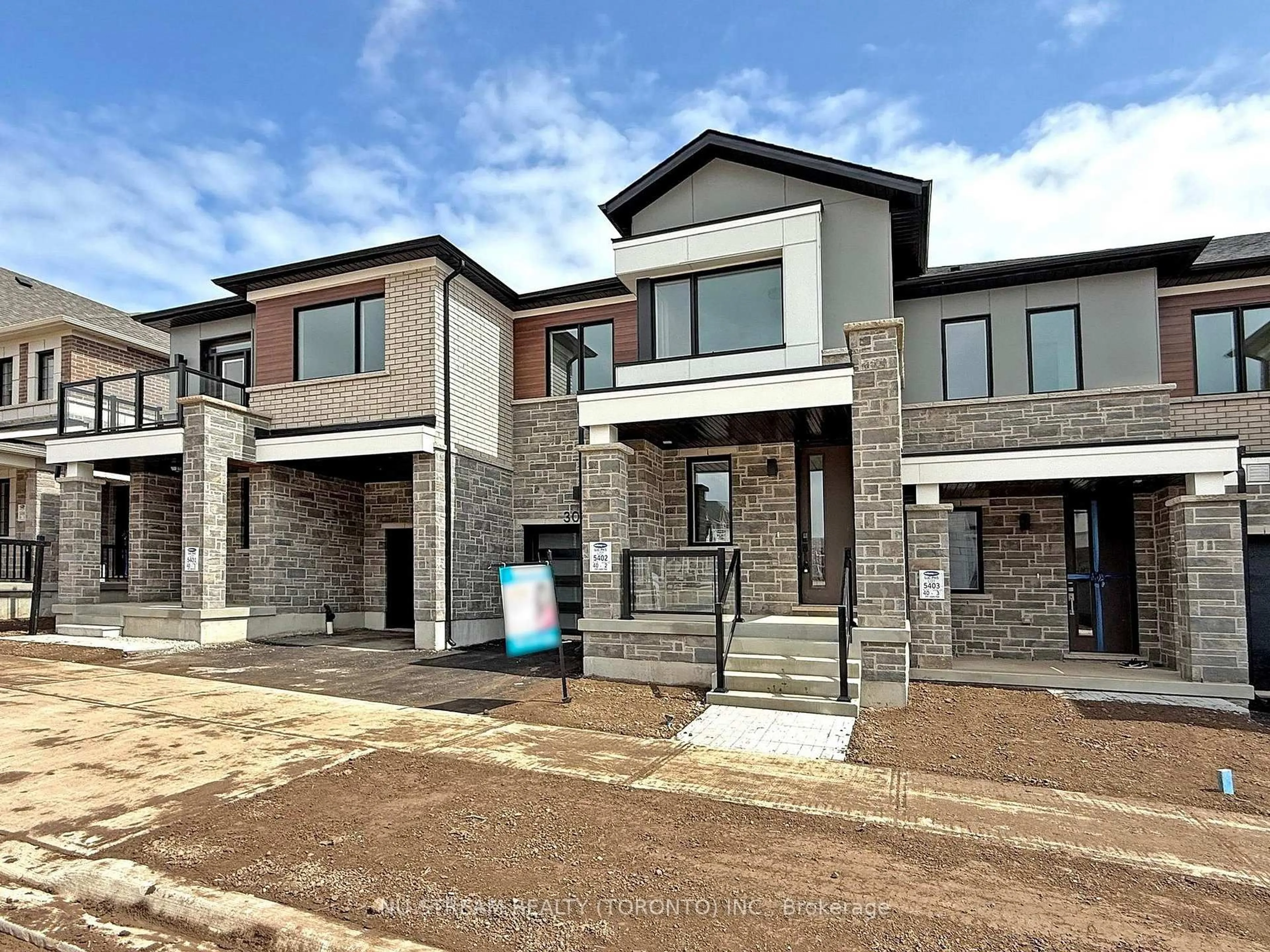 Home with brick exterior material, street for 3049 Langdon Rd, Oakville Ontario L6H 7G1
