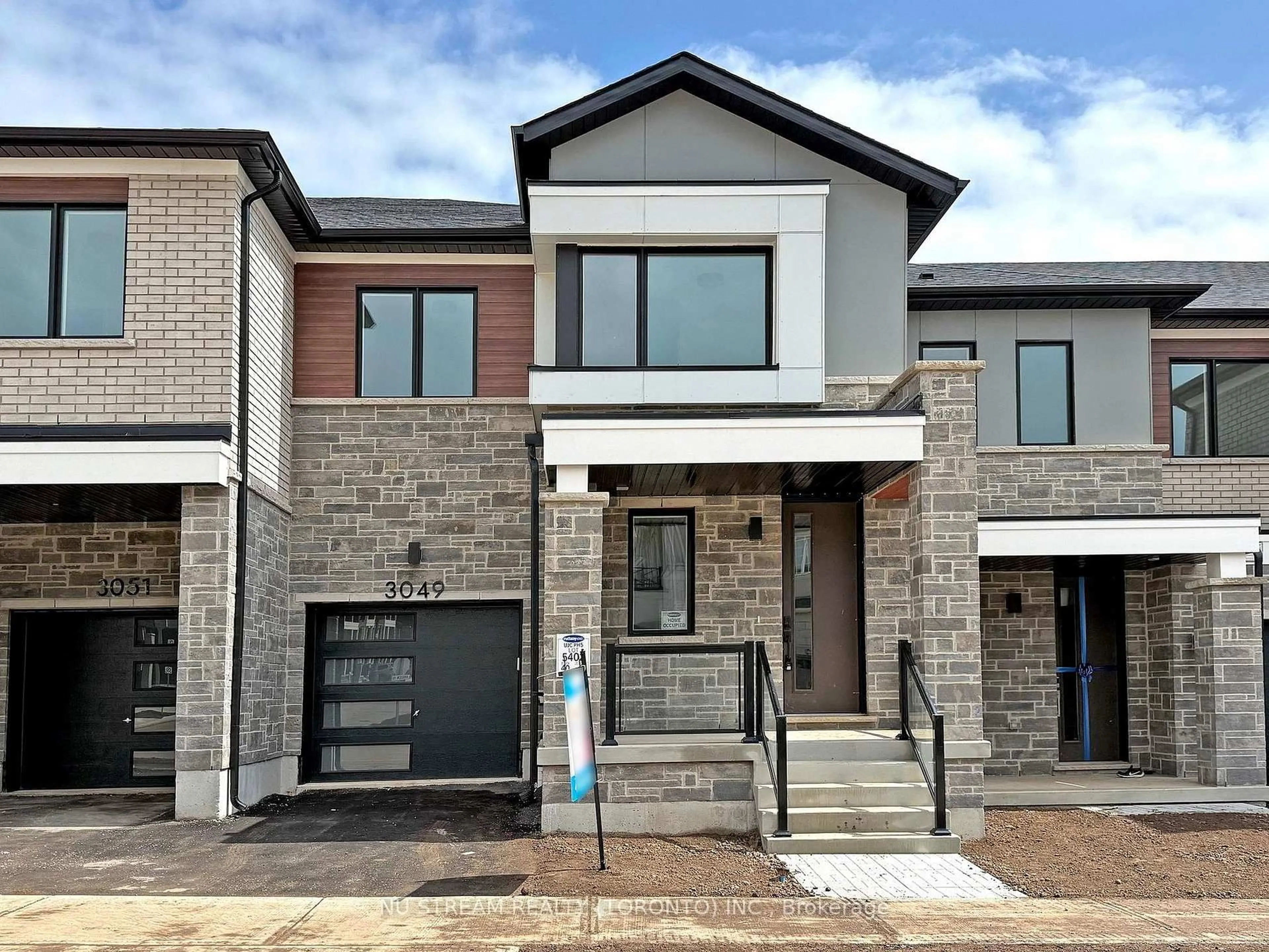 Home with brick exterior material, street for 3049 Langdon Rd, Oakville Ontario L6H 7G1