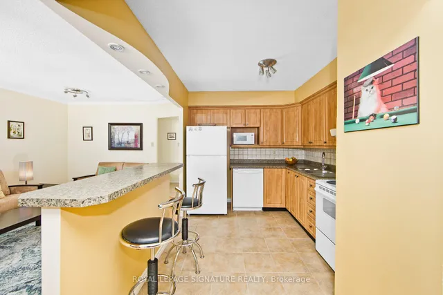 Additional property image - 35 Ormskirk Ave Unit 908