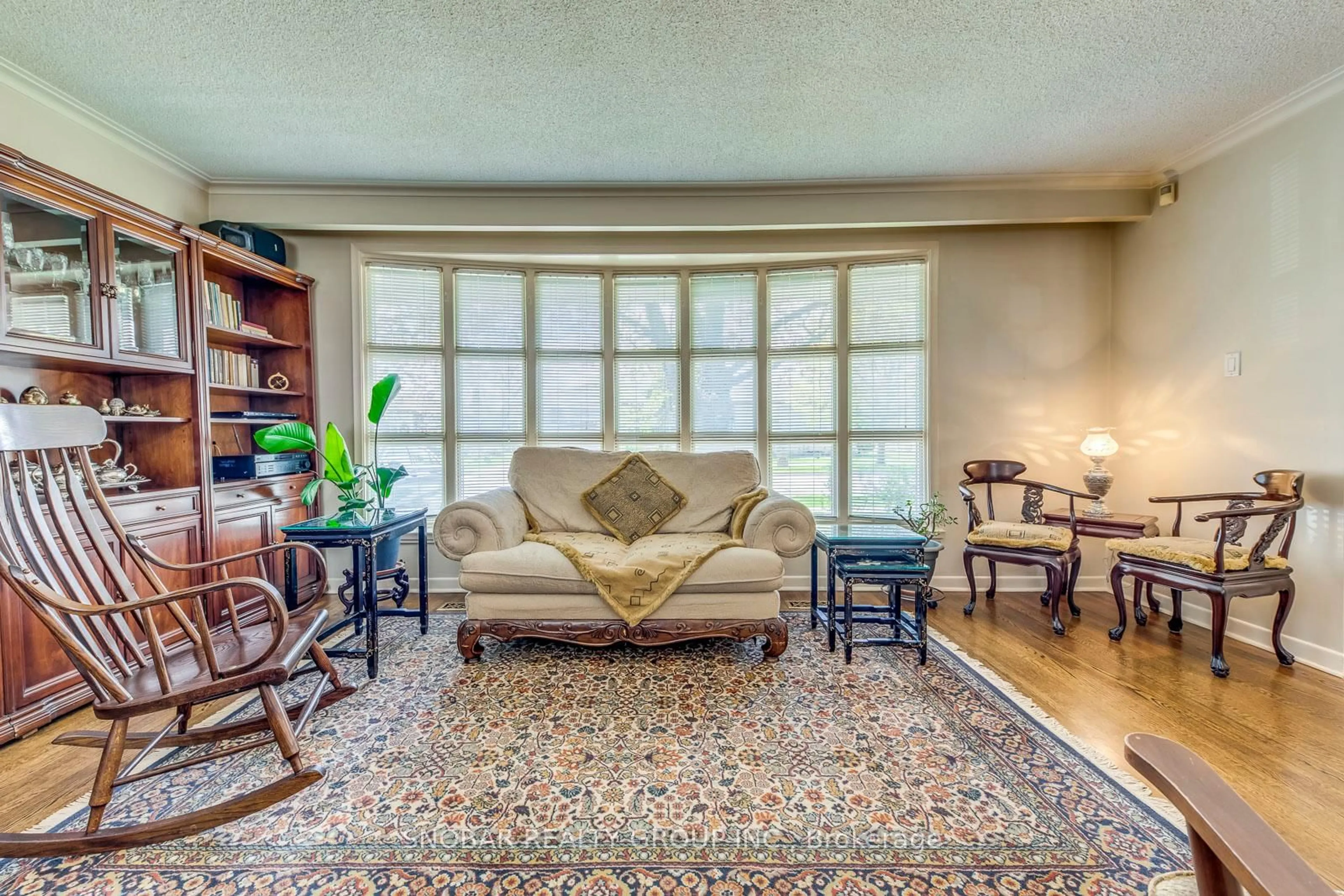 Living room with furniture, unknown for 61 Brampton Rd, Toronto Ontario M9R 3J8