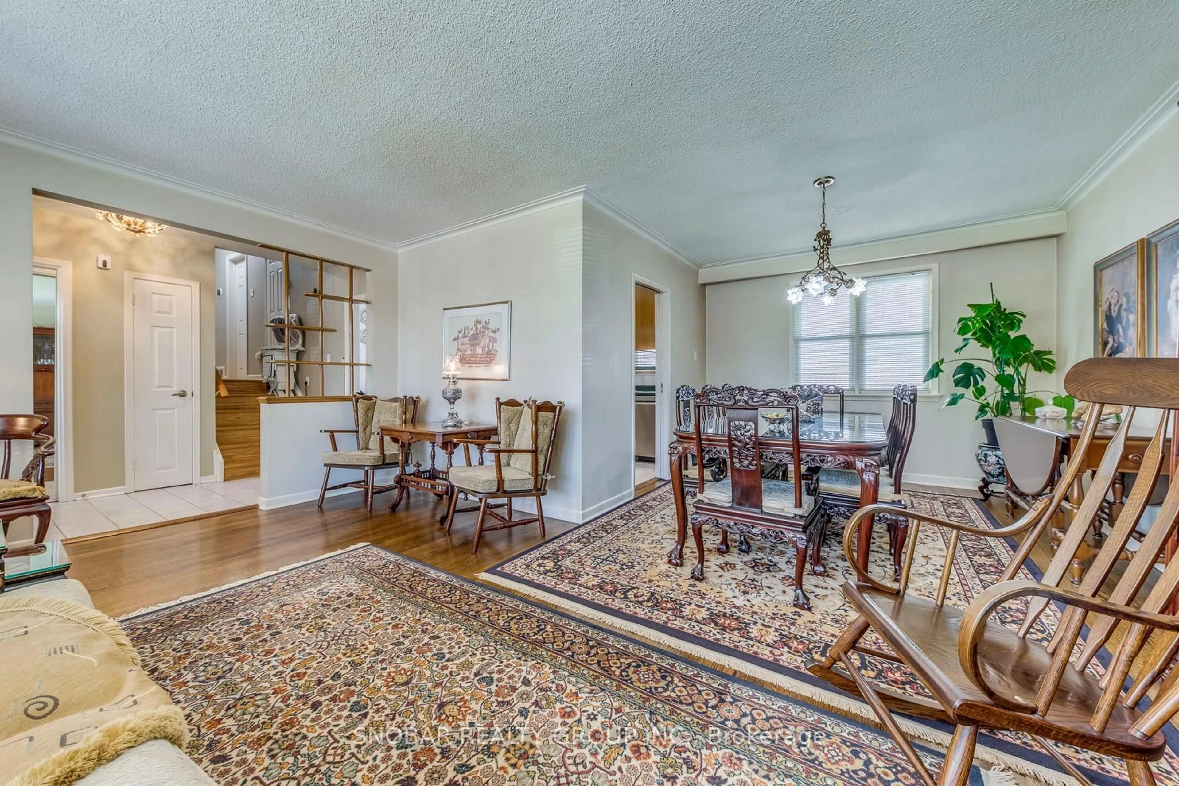 Dining room, unknown for 61 Brampton Rd, Toronto Ontario M9R 3J8