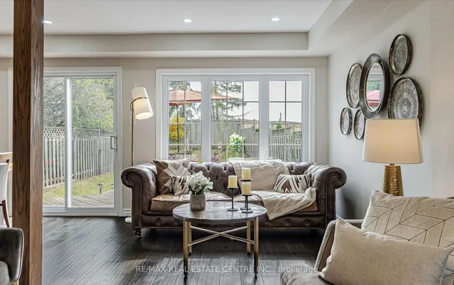 Additional property image - 2046 Glenada Cres