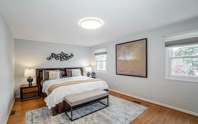 Additional property image - 2046 Glenada Cres