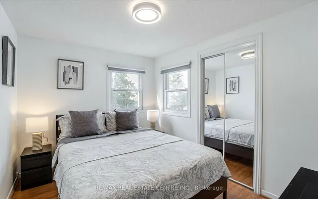 Additional property image - 2046 Glenada Cres